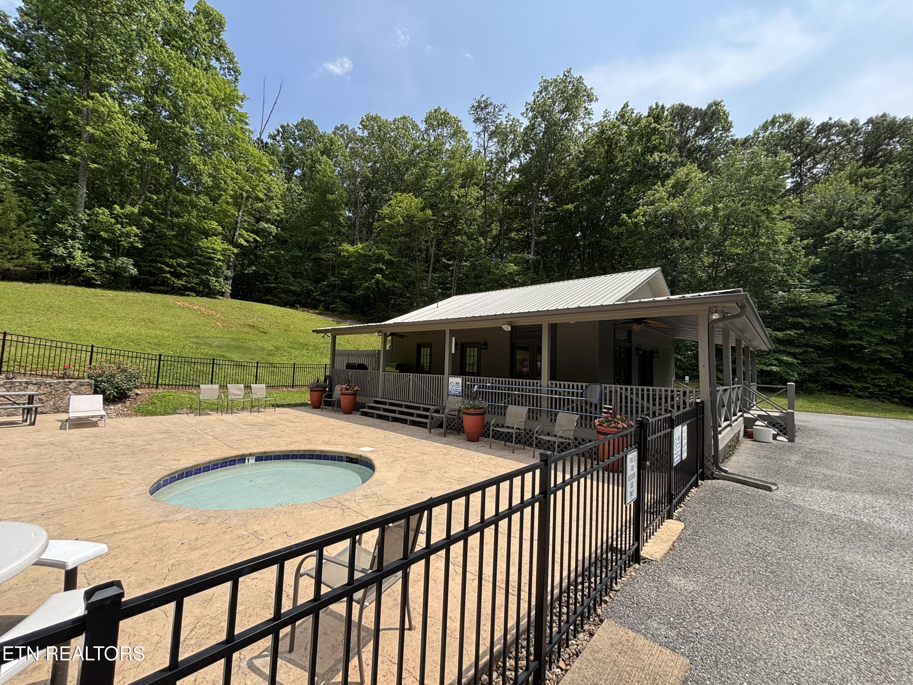 226 Mountain Crest Drive, LaFollette