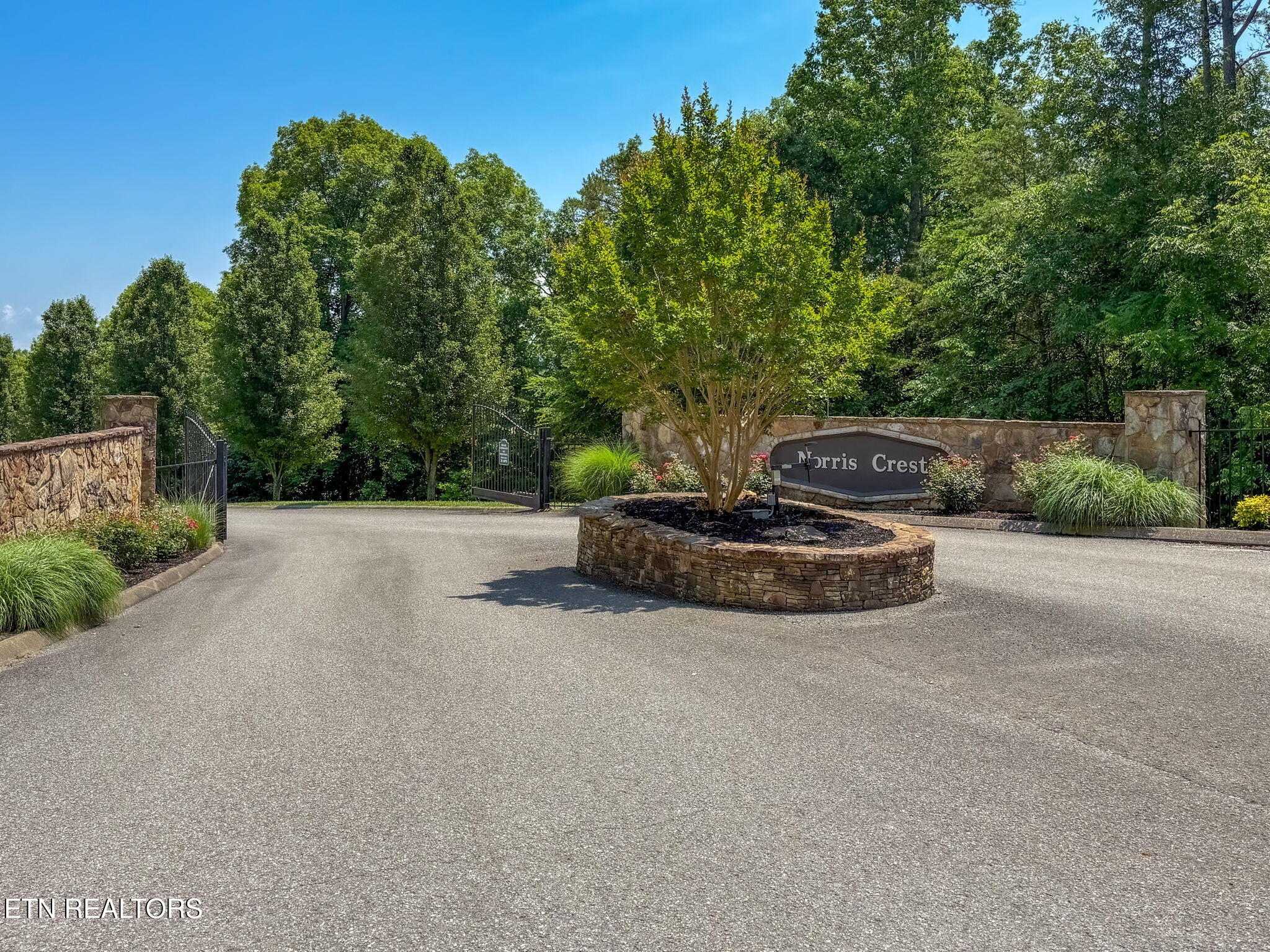 226 Mountain Crest Drive, LaFollette