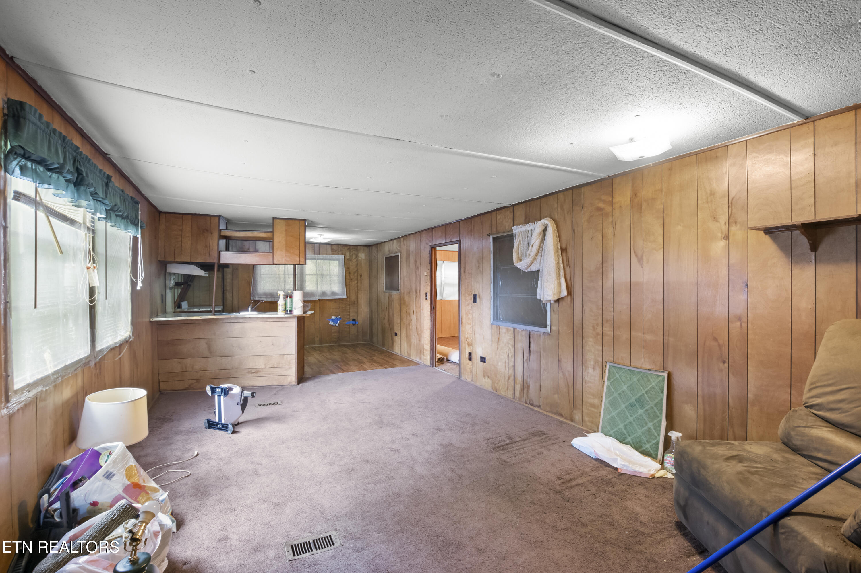 807 E E Chestnut St, LaFollette