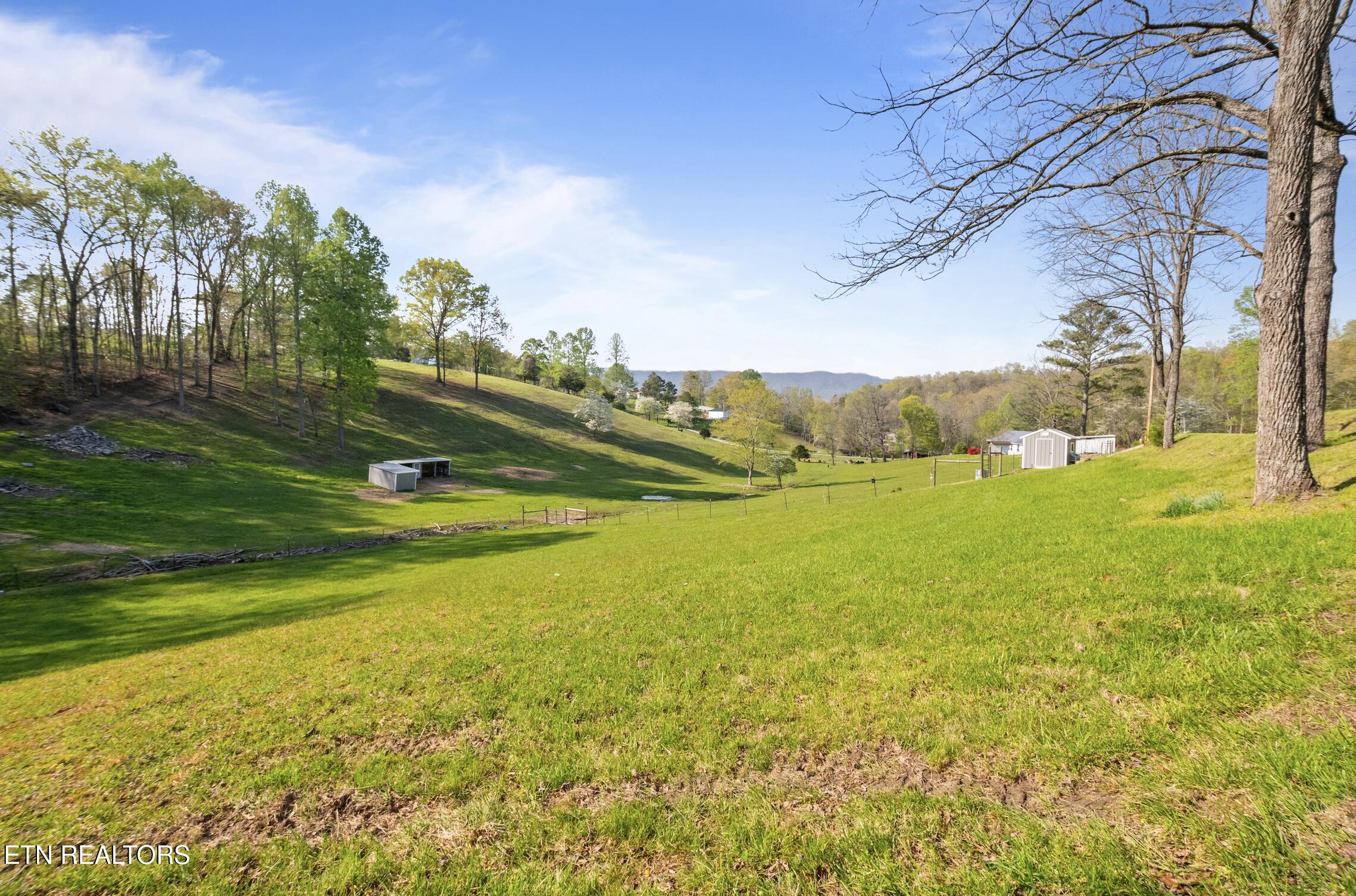 Mac Ivey Lane, LaFollette