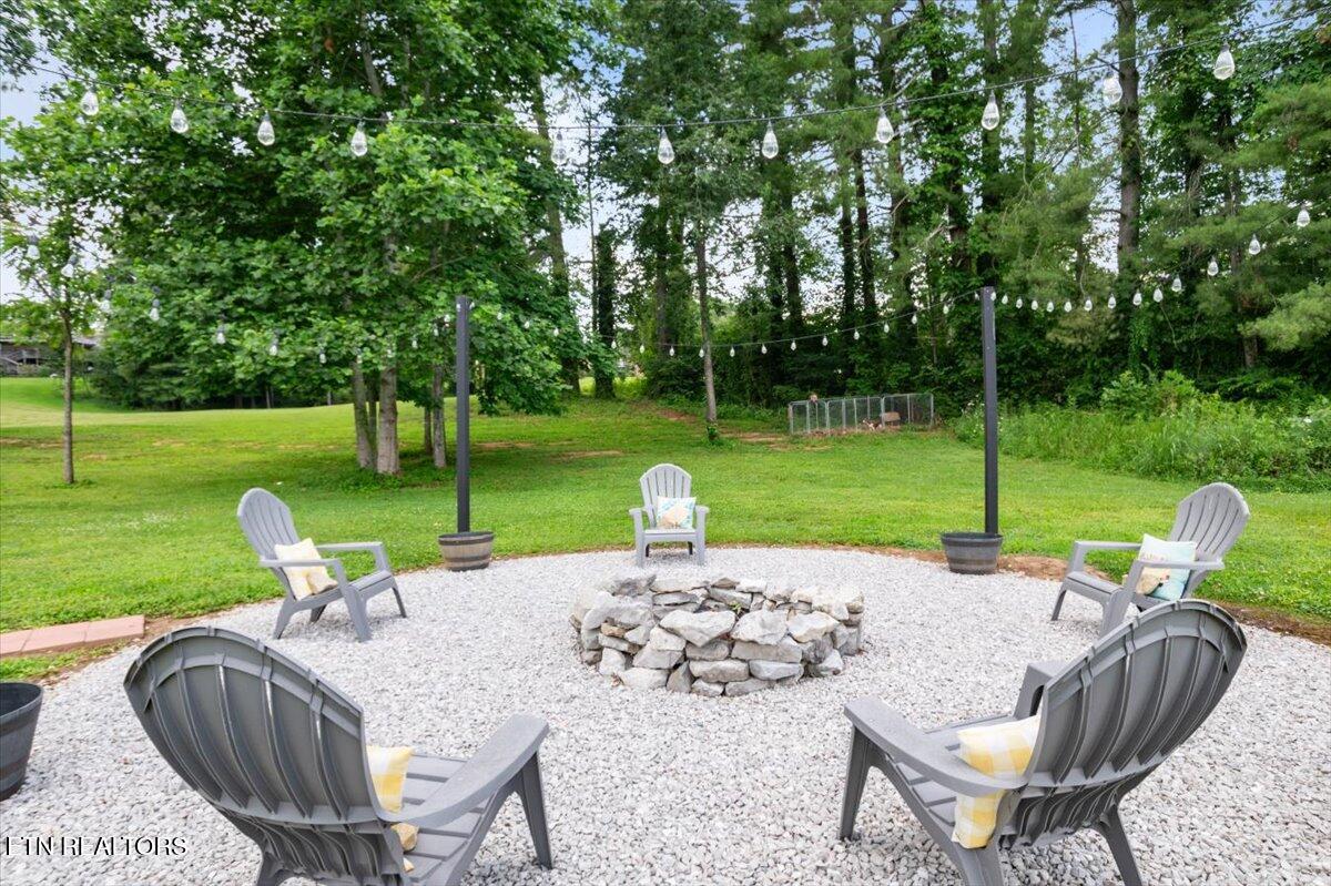 226 Hilldale Lane, LaFollette