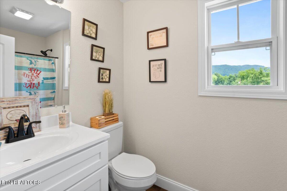 226 Hilldale Lane, LaFollette