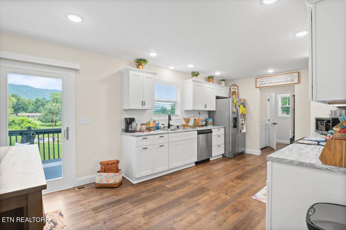 226 Hilldale Lane, LaFollette