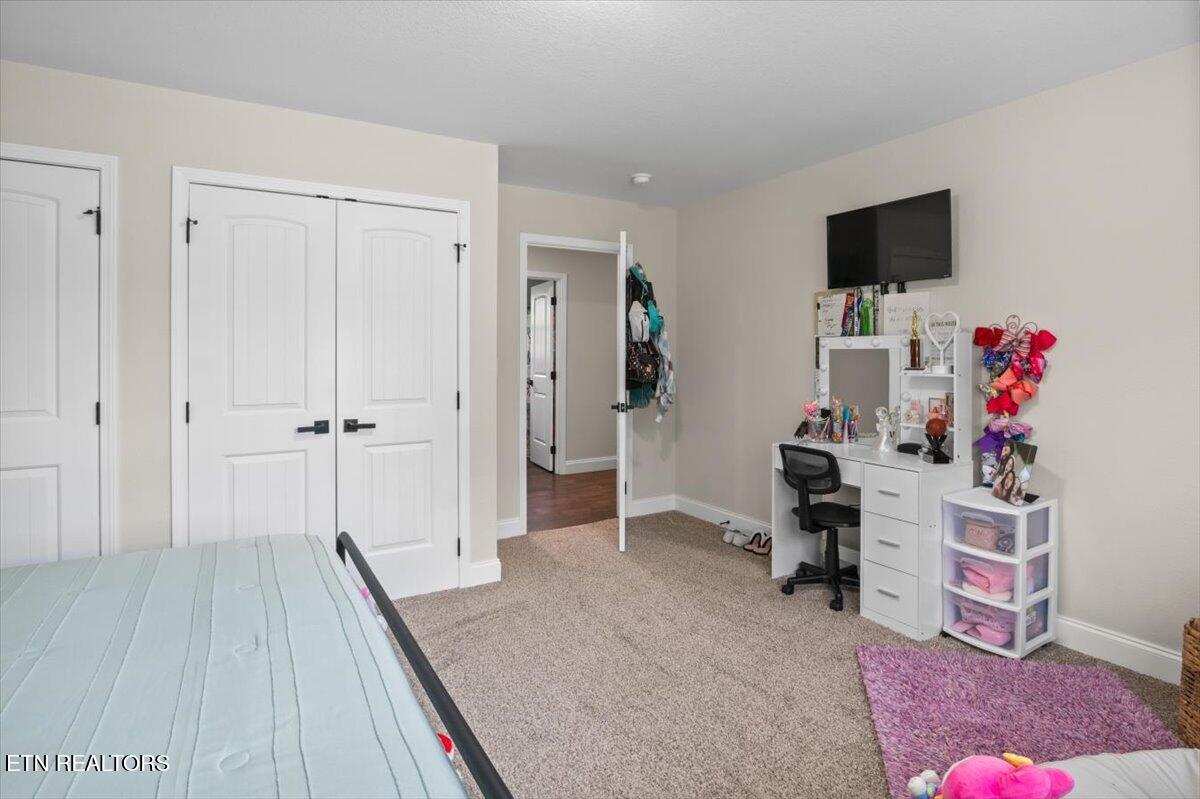 226 Hilldale Lane, LaFollette