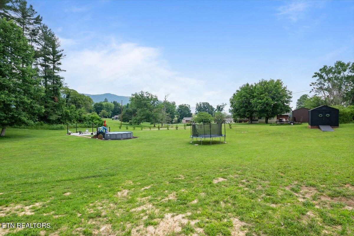 226 Hilldale Lane, LaFollette