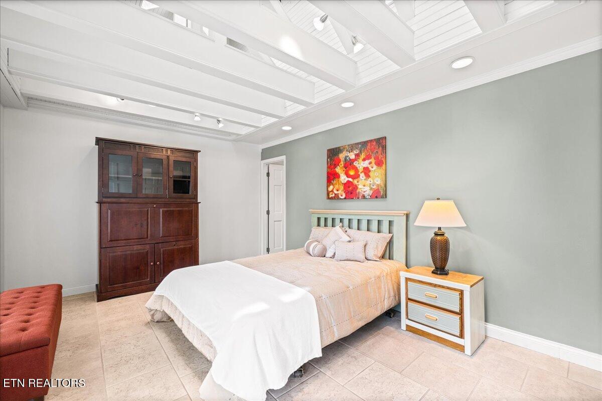 700 Shanghai Landing Lane, LaFollette