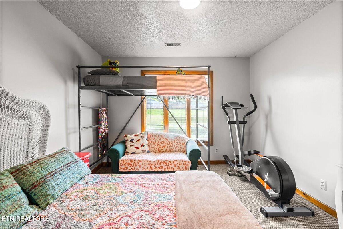 700 Shanghai Landing Lane, LaFollette