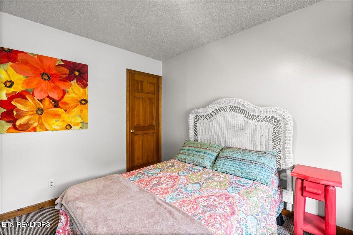 700 Shanghai Landing Lane, LaFollette