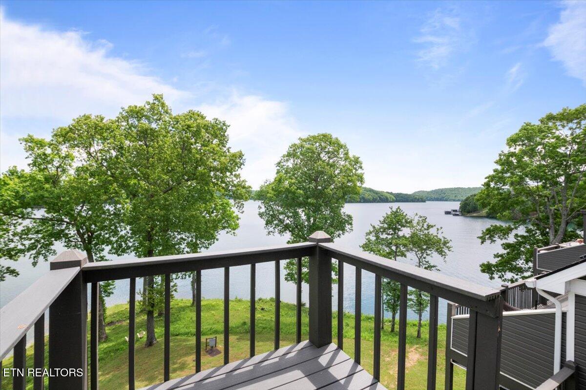 700 Shanghai Landing Lane, LaFollette