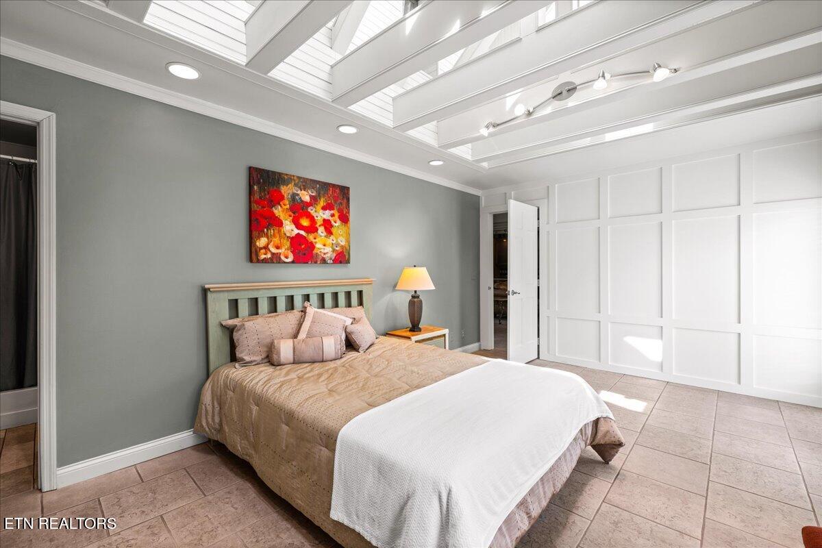 700 Shanghai Landing Lane, LaFollette