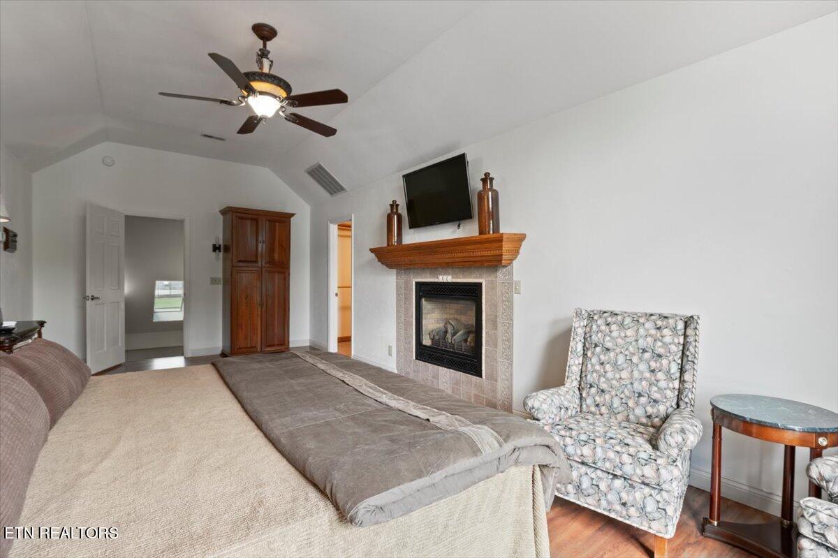 700 Shanghai Landing Lane, LaFollette