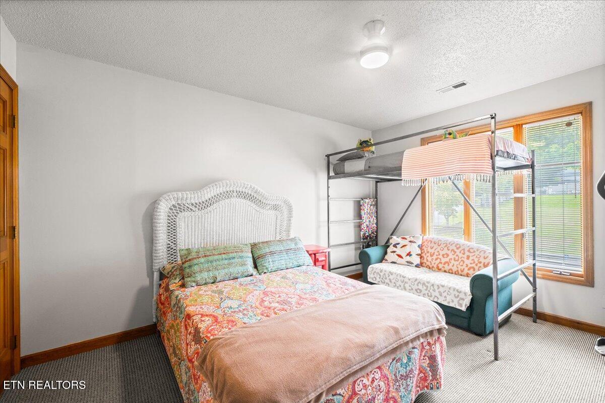 700 Shanghai Landing Lane, LaFollette