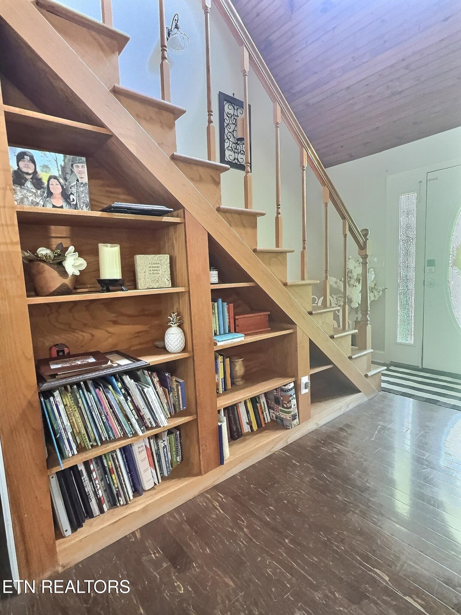 1292 Martin Lane, LaFollette