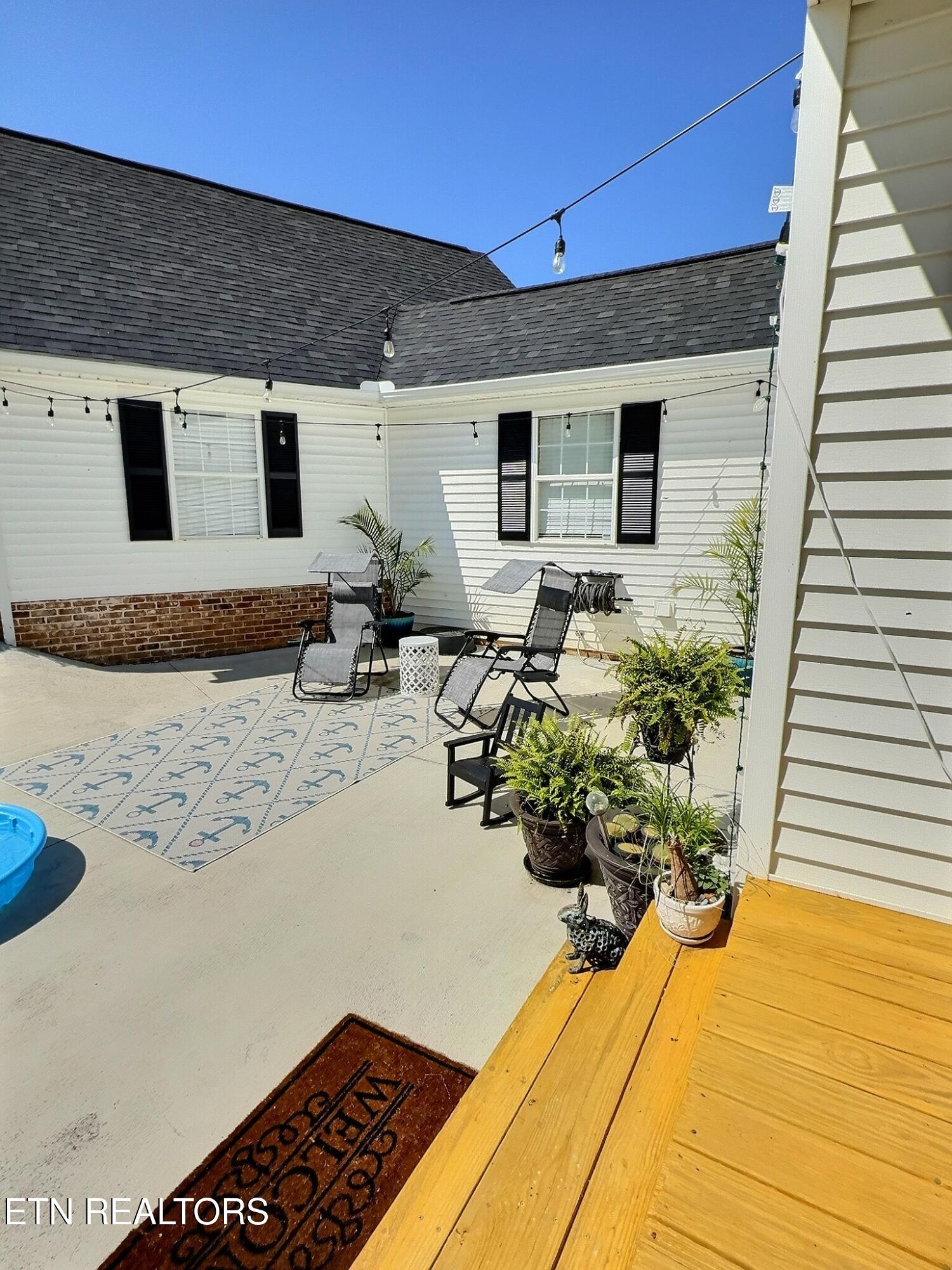 1292 Martin Lane, LaFollette