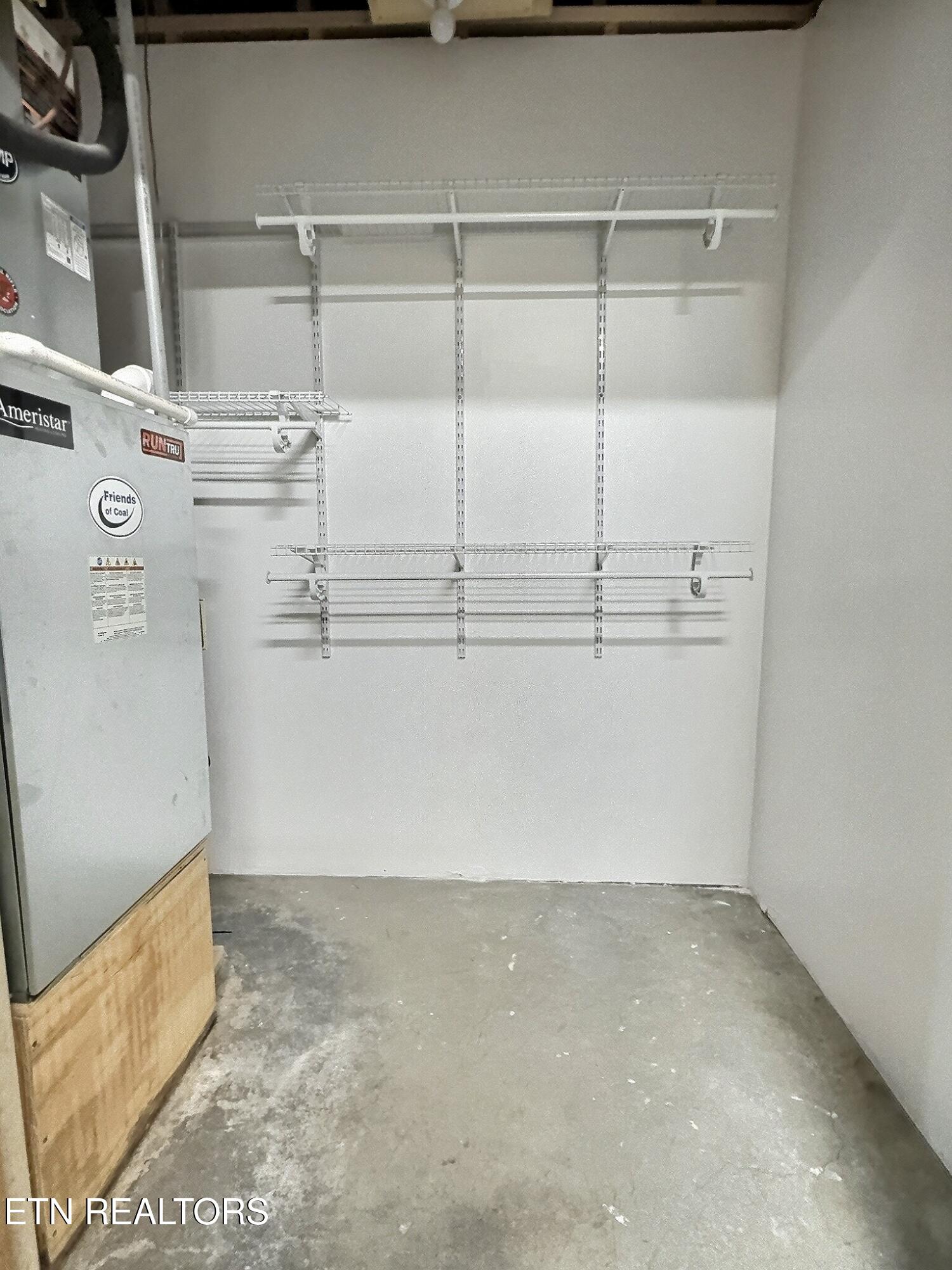 1292 Martin Lane, LaFollette