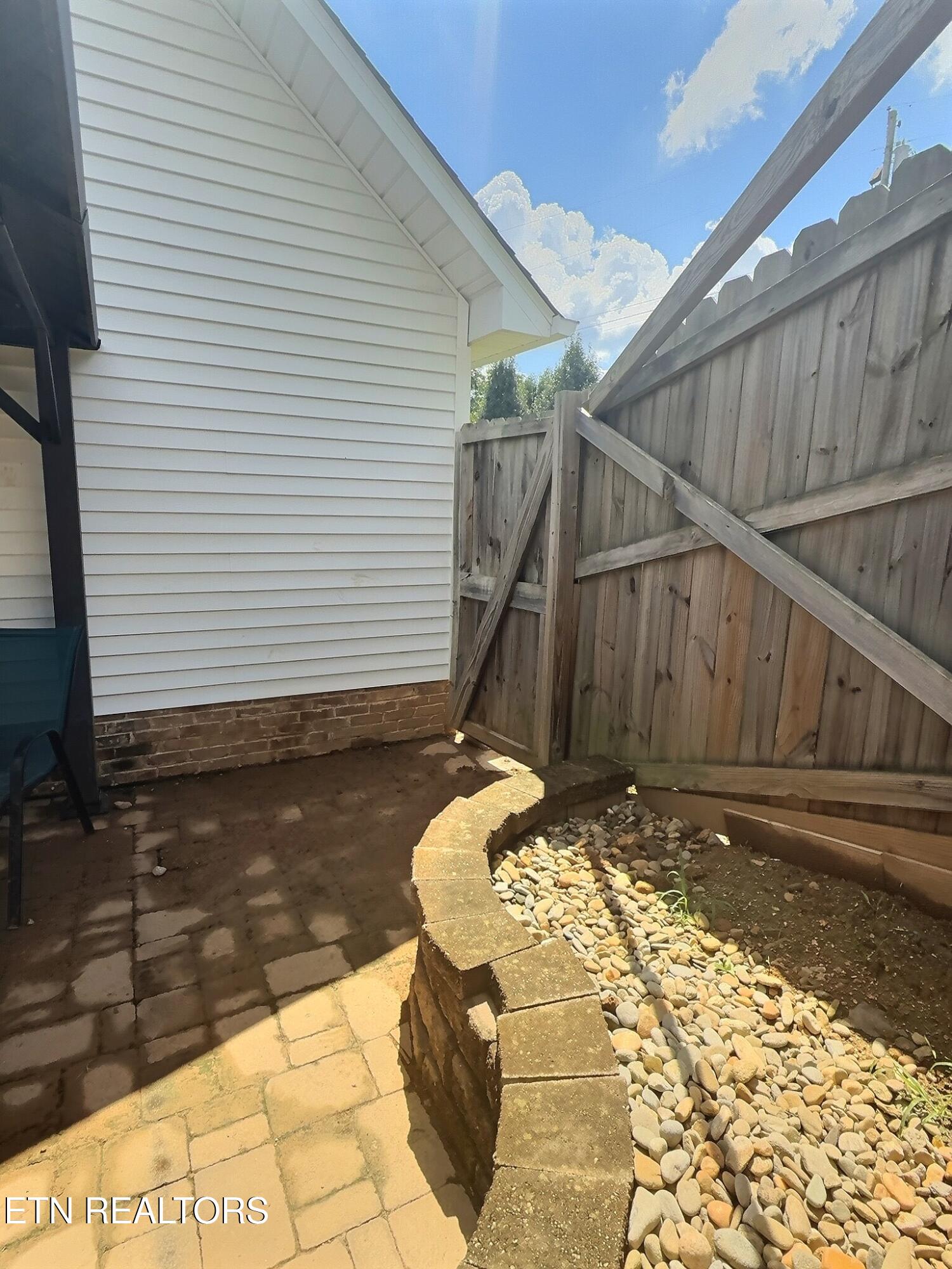 1292 Martin Lane, LaFollette