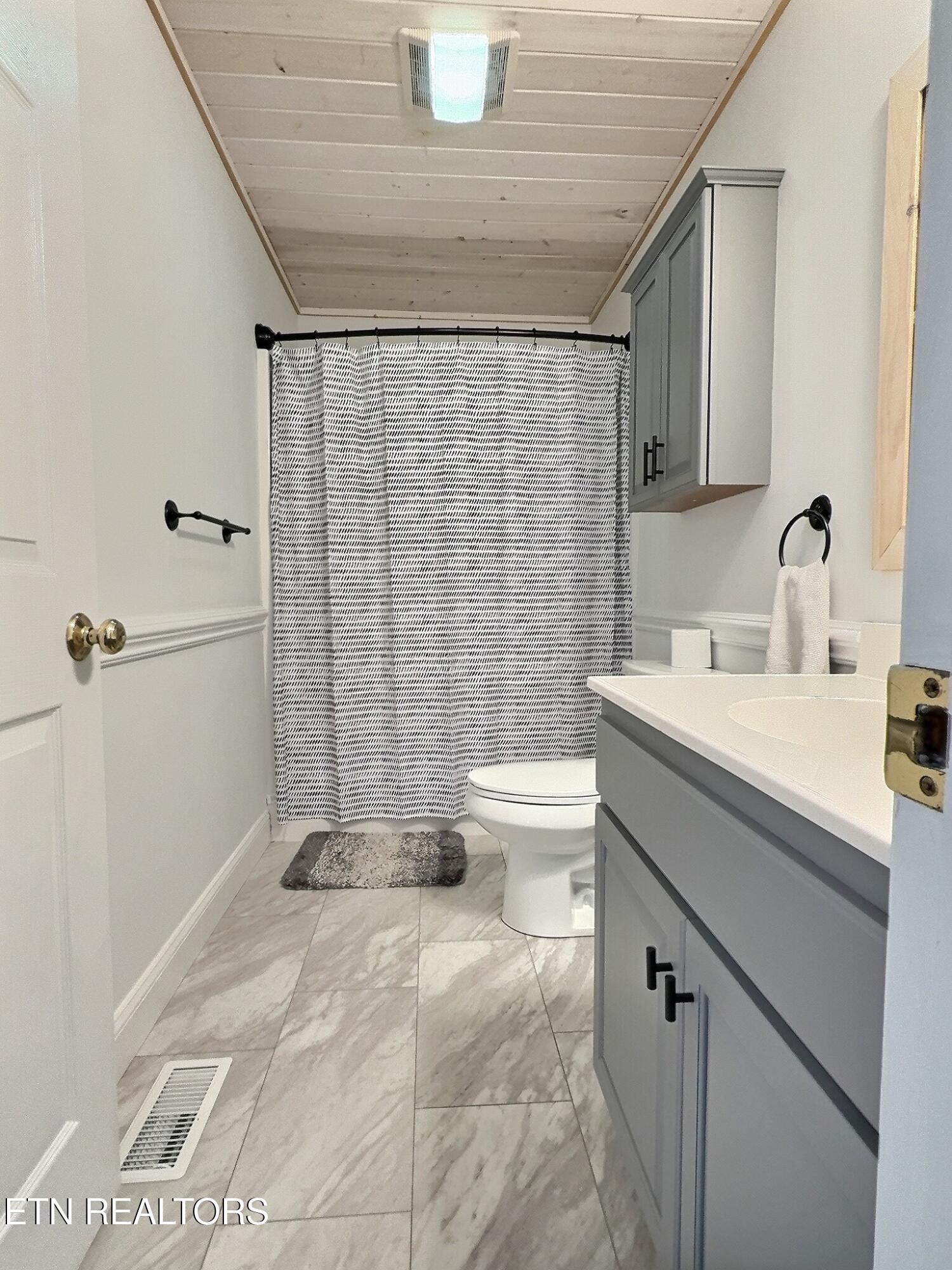 1292 Martin Lane, LaFollette