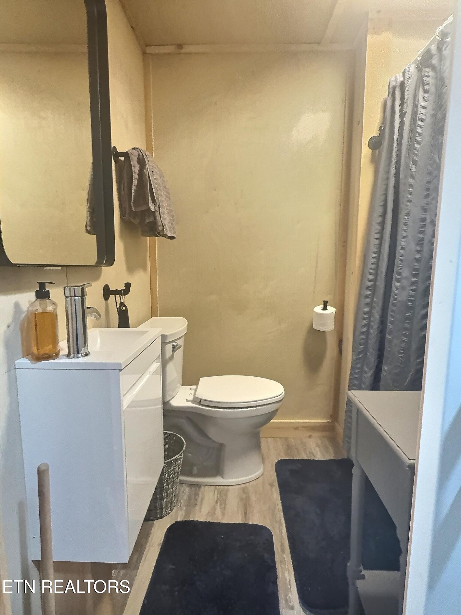 1292 Martin Lane, LaFollette