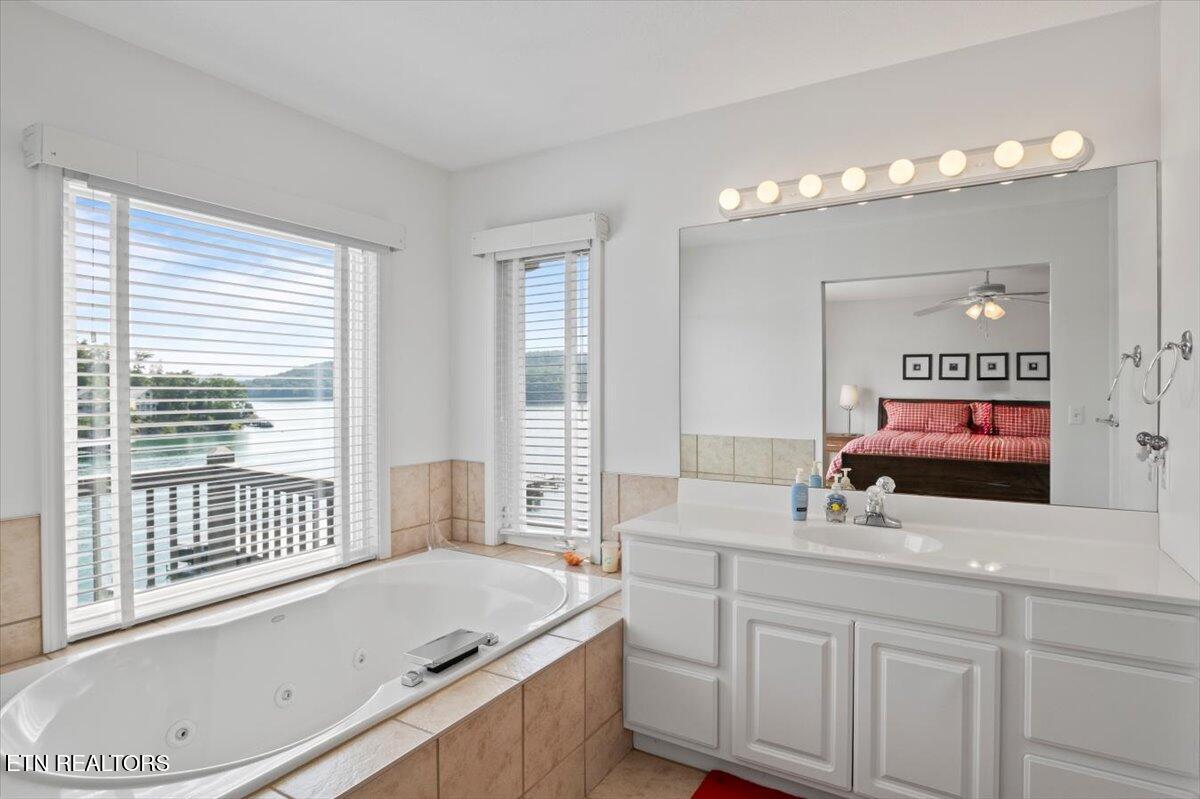 245 Doe Lane, 10, LaFollette Unit: 10