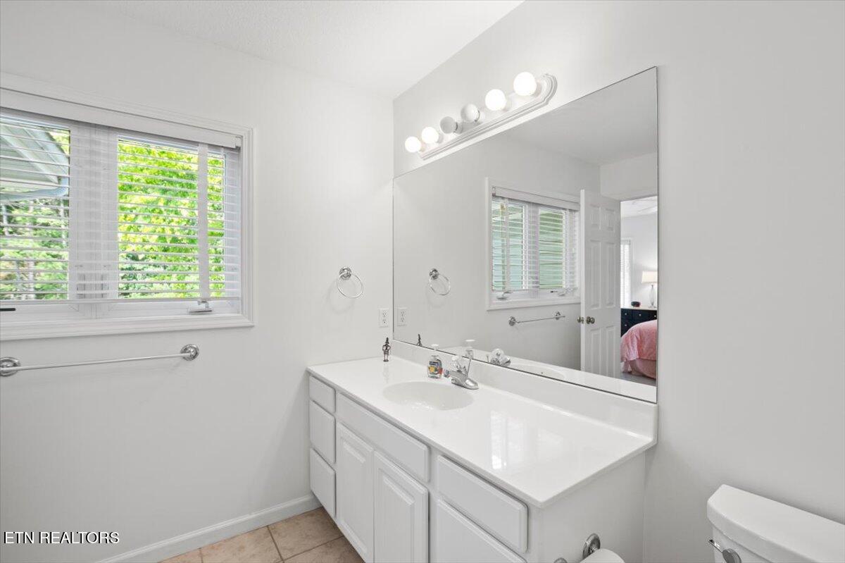 245 Doe Lane, 10, LaFollette Unit: 10