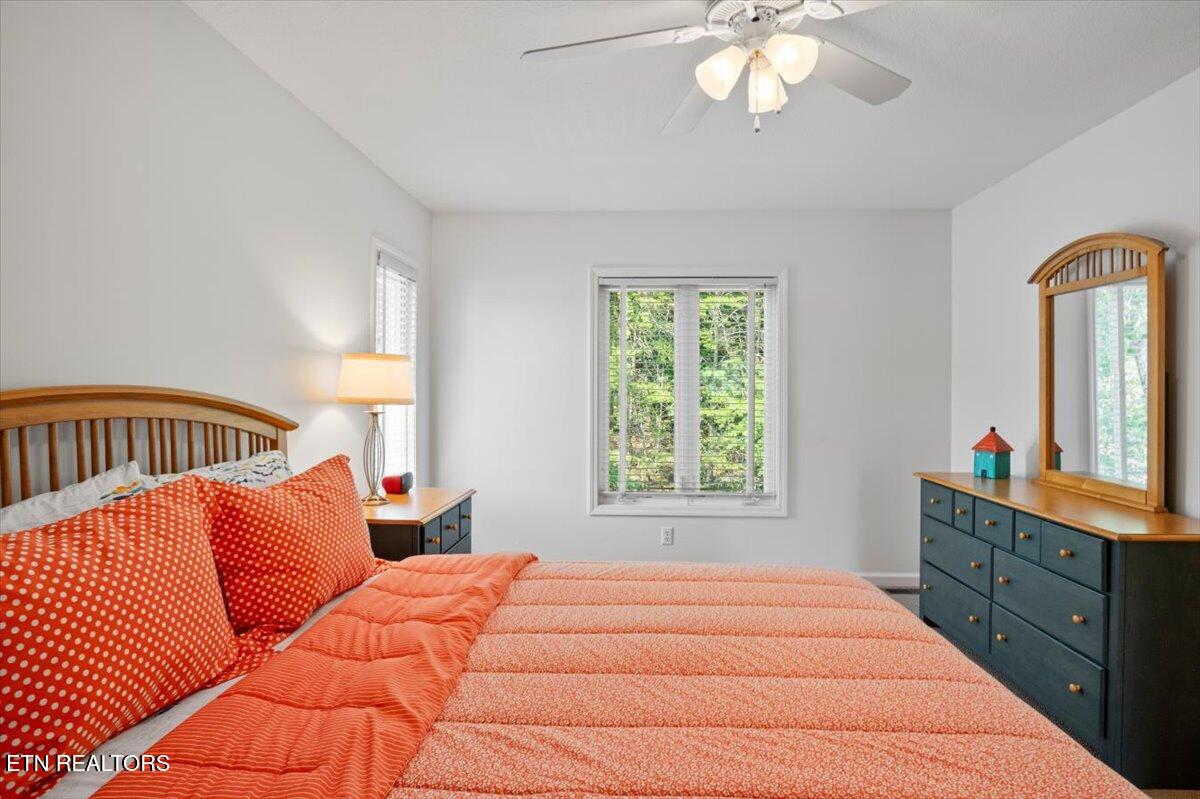 245 Doe Lane, 10, LaFollette Unit: 10