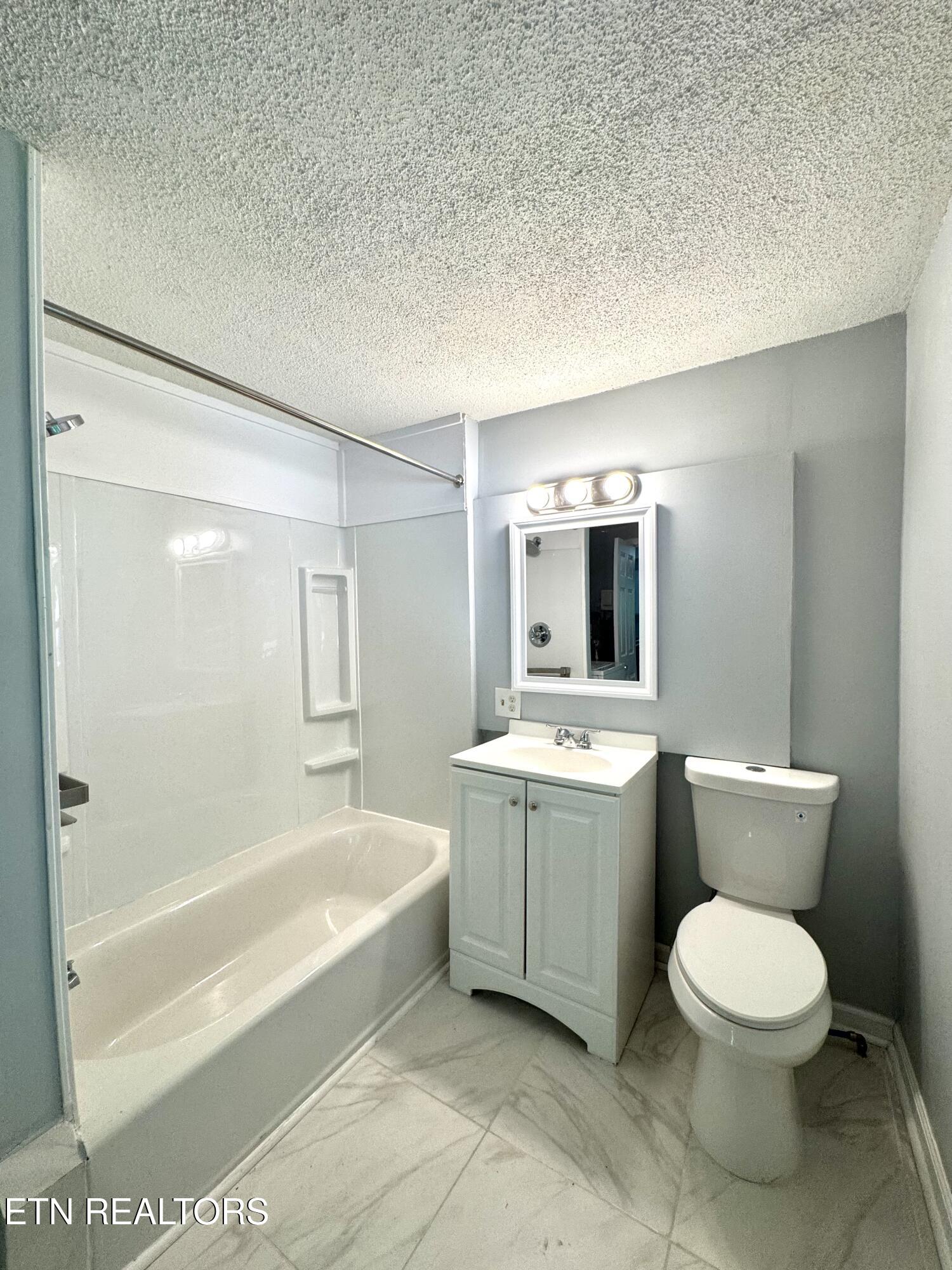 914 S 13th St, LaFollette