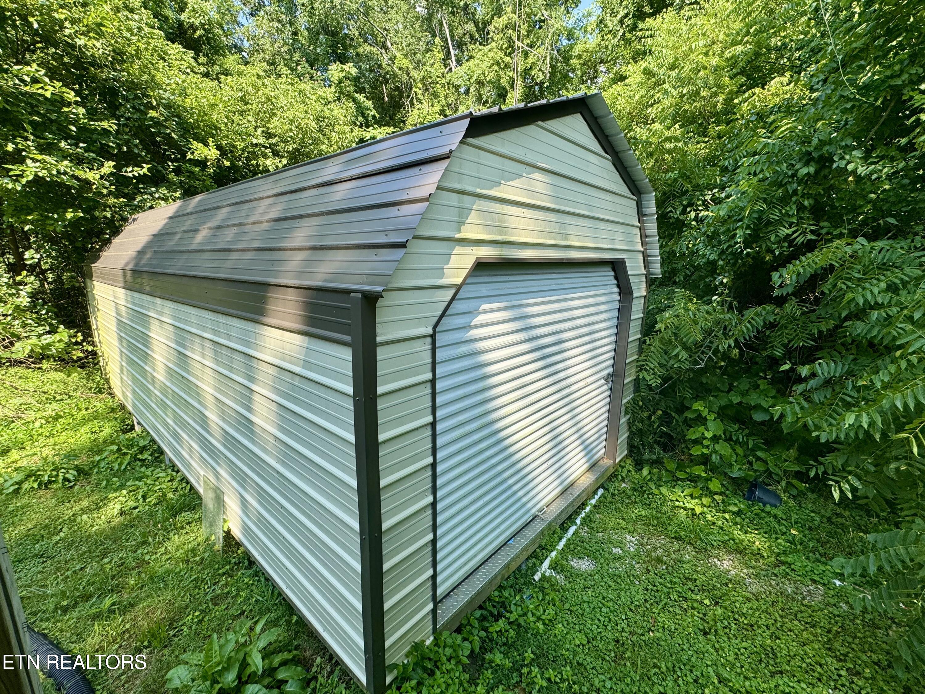 914 S 13th St, LaFollette