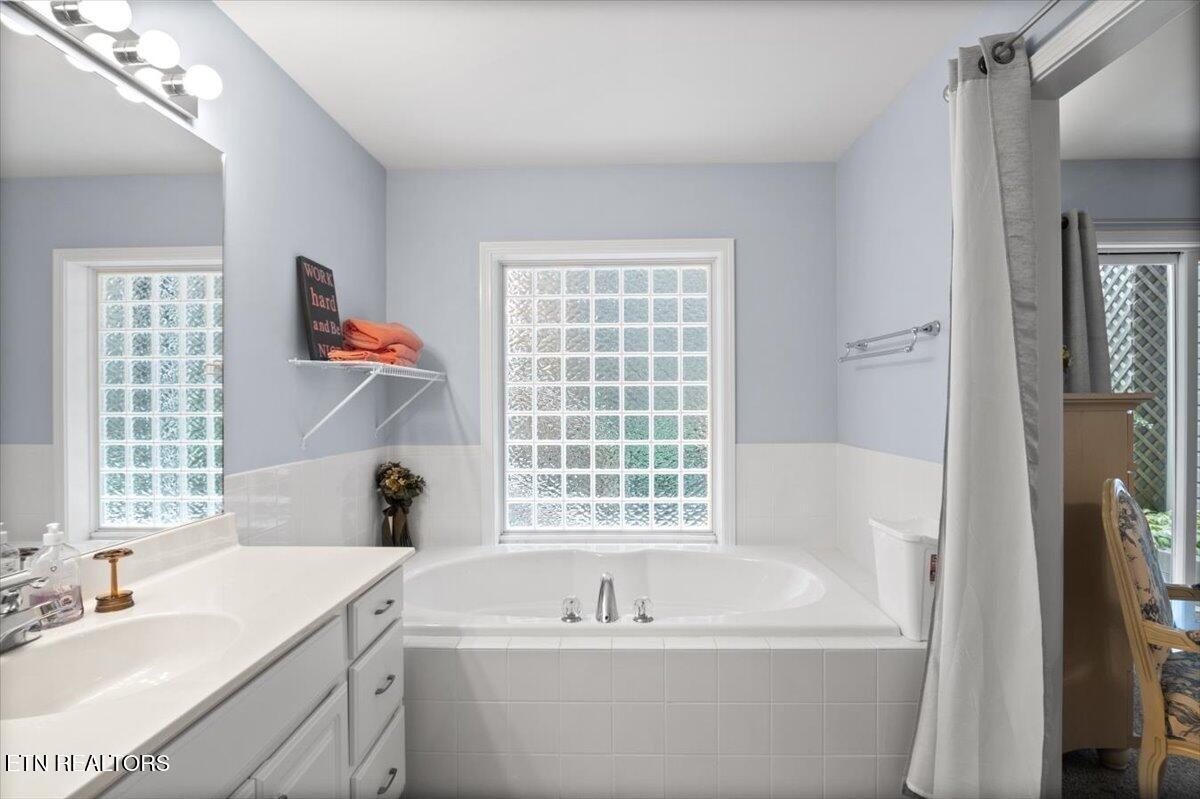 243 Doe Lane, 1, LaFollette Unit: 1