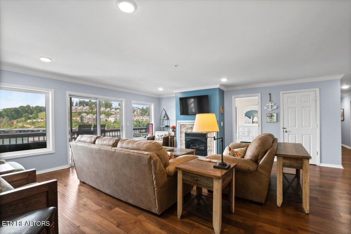 243 Doe Lane, 1, LaFollette Unit: 1