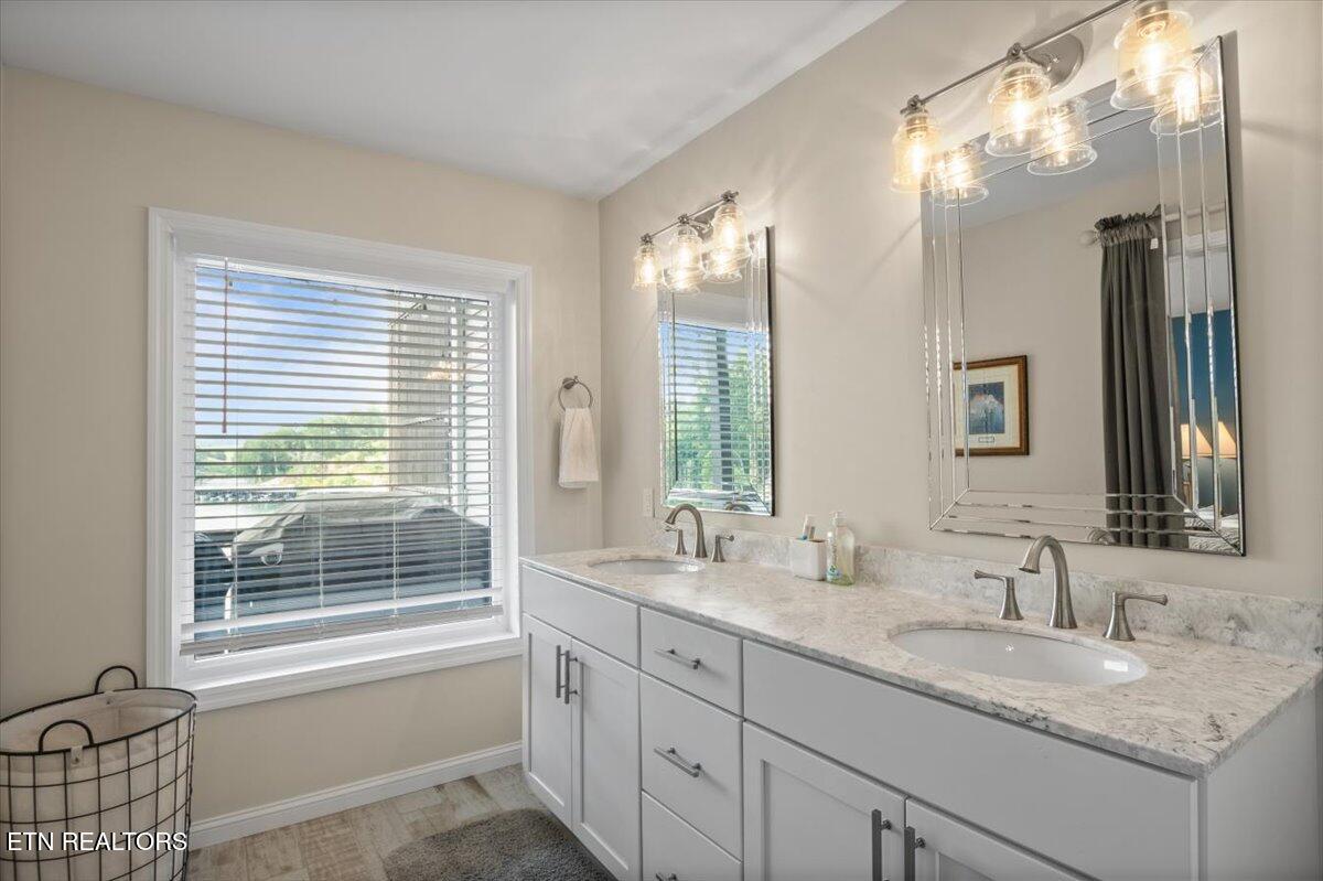 243 Doe Lane, 1, LaFollette Unit: 1