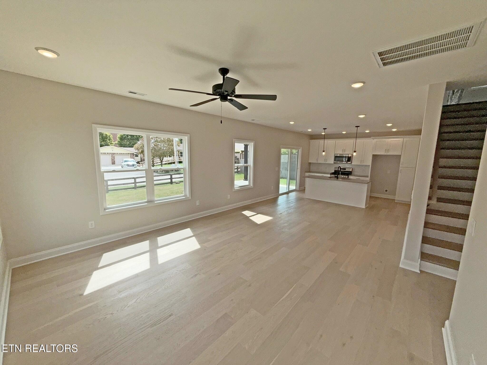 124 Chelsea Lane, LaFollette