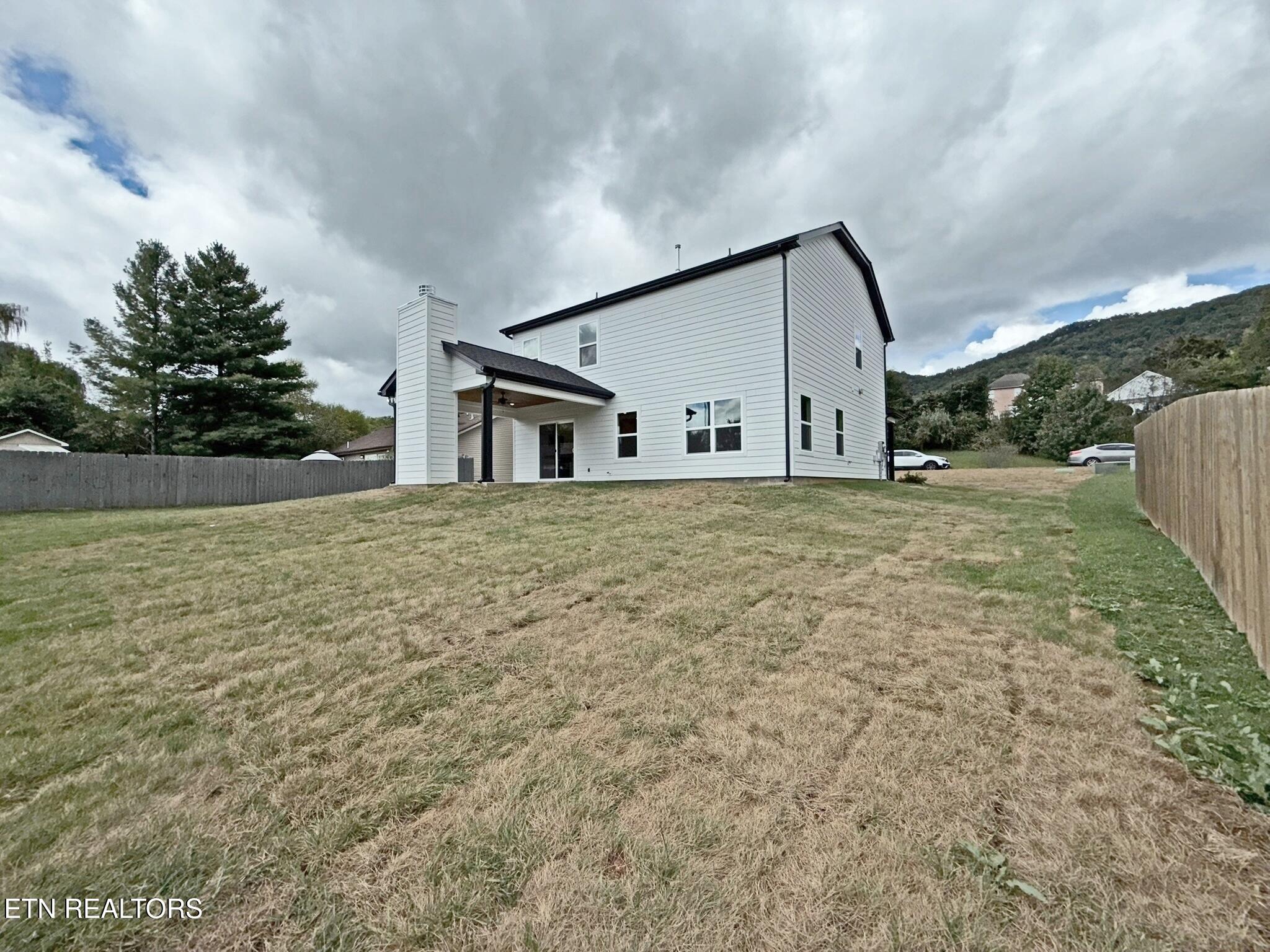 124 Chelsea Lane, LaFollette