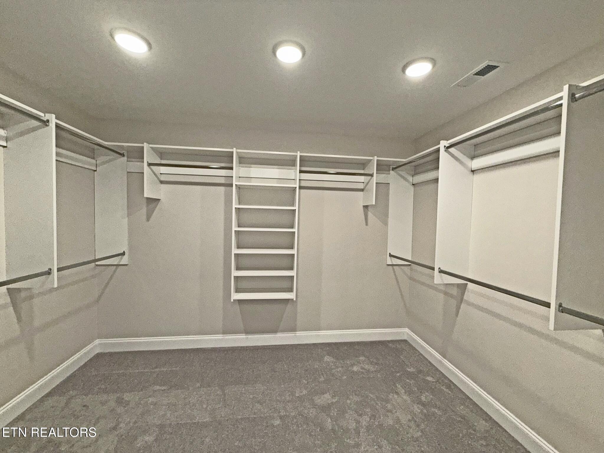 124 Chelsea Lane, LaFollette