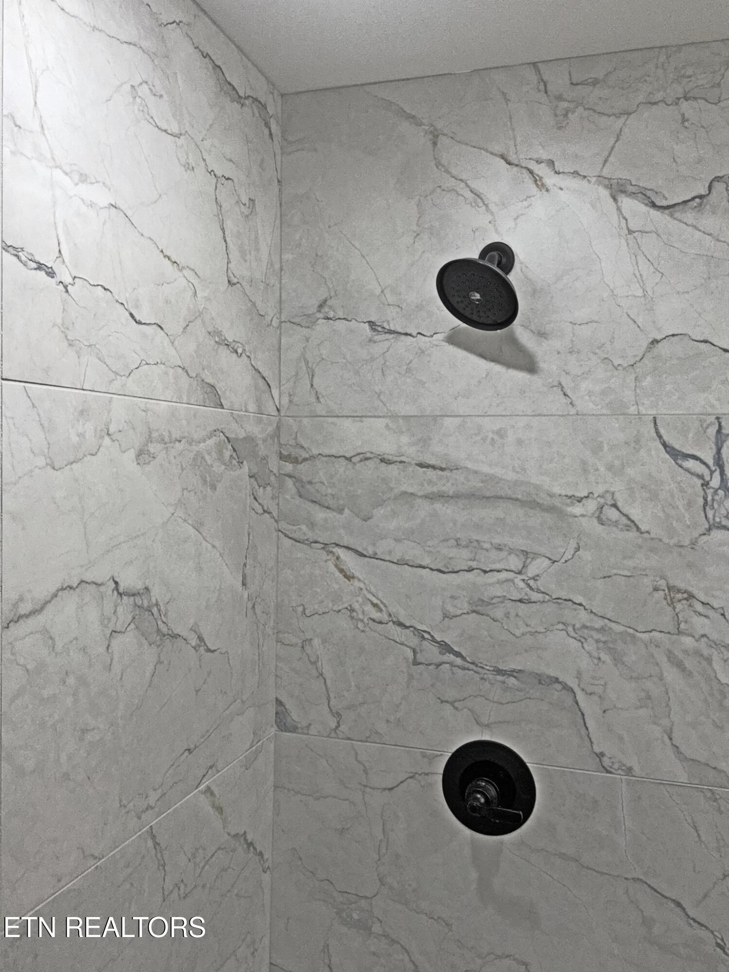 124 Chelsea Lane, LaFollette