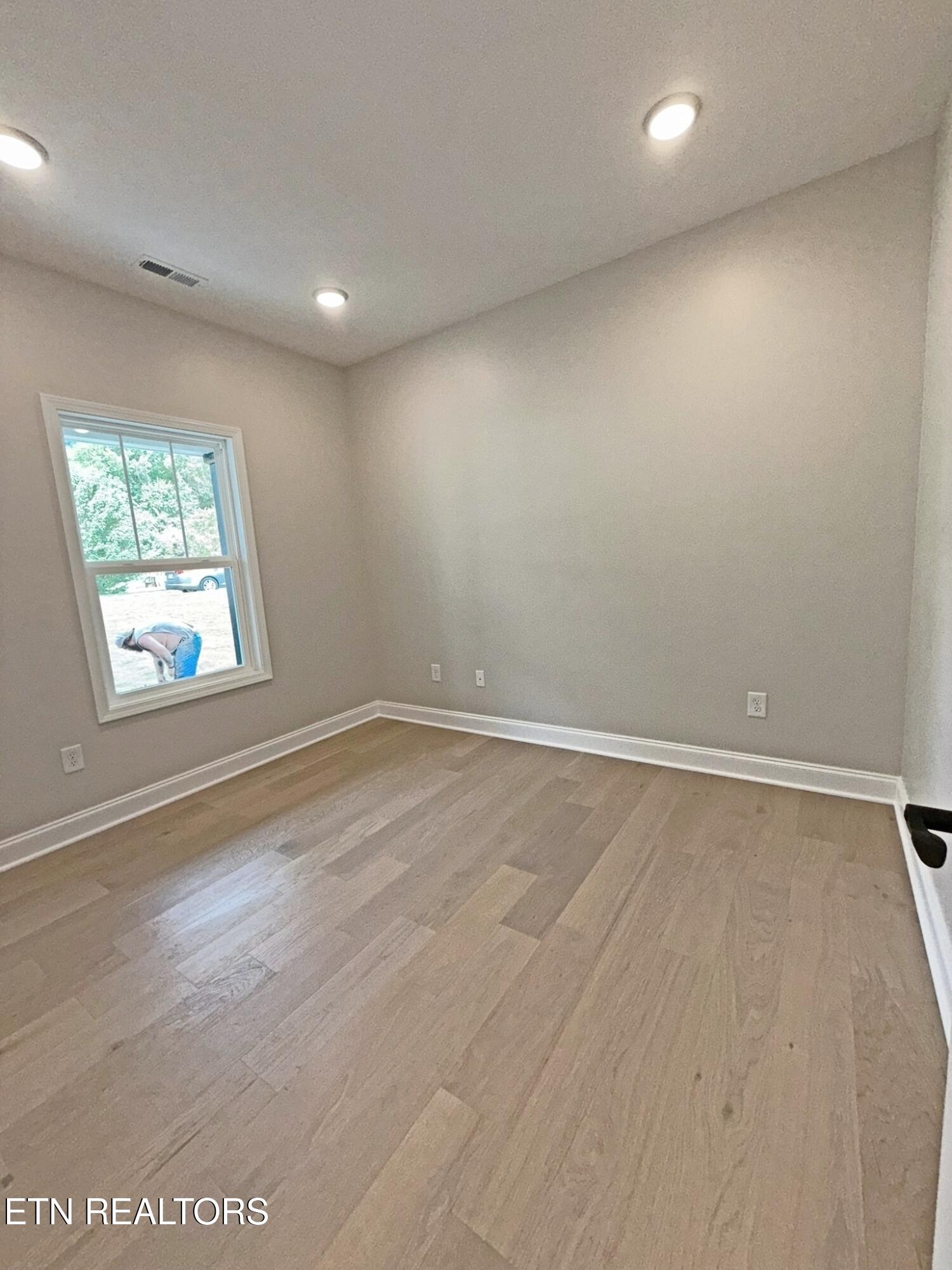 124 Chelsea Lane, LaFollette