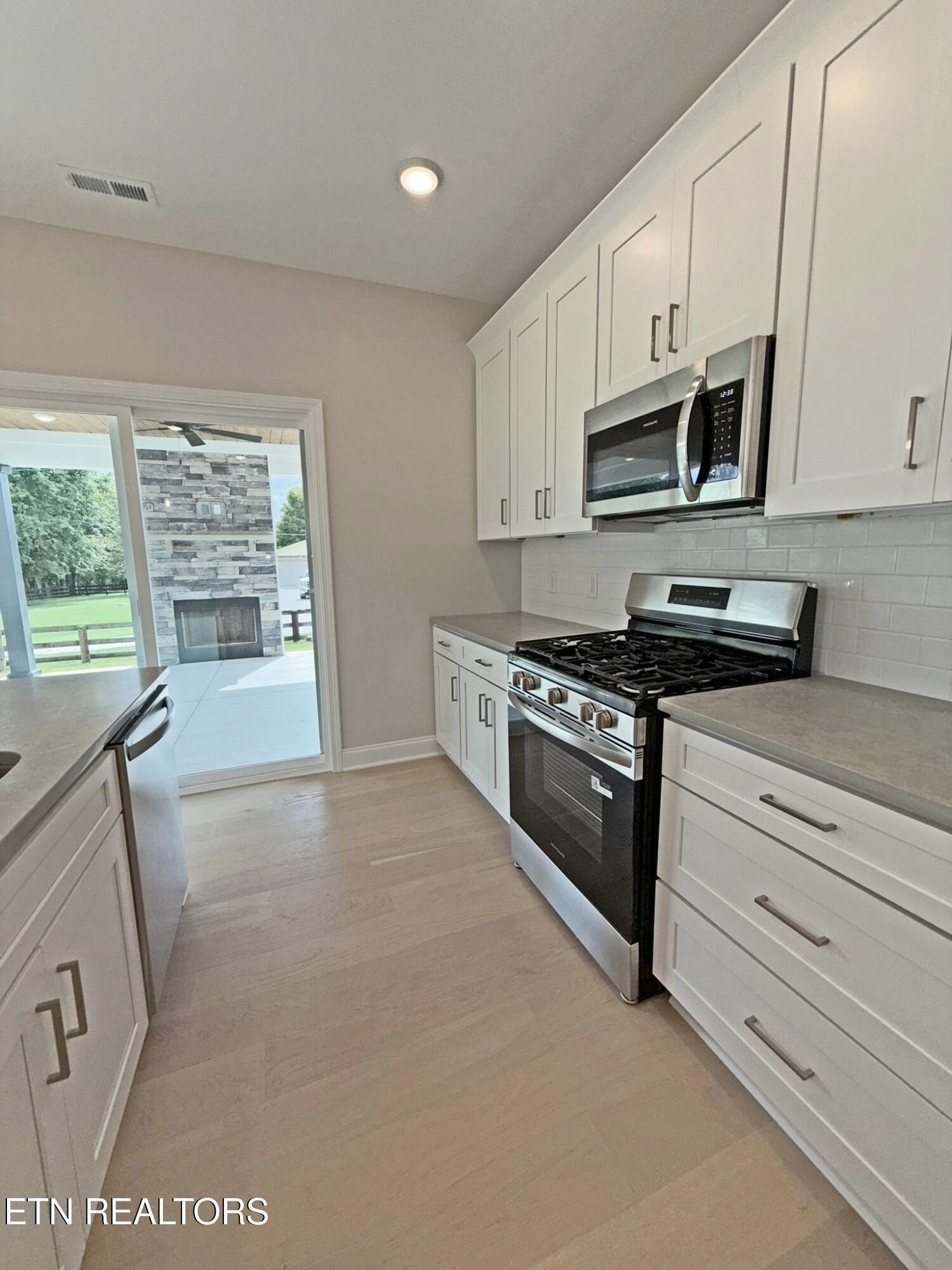 124 Chelsea Lane, LaFollette