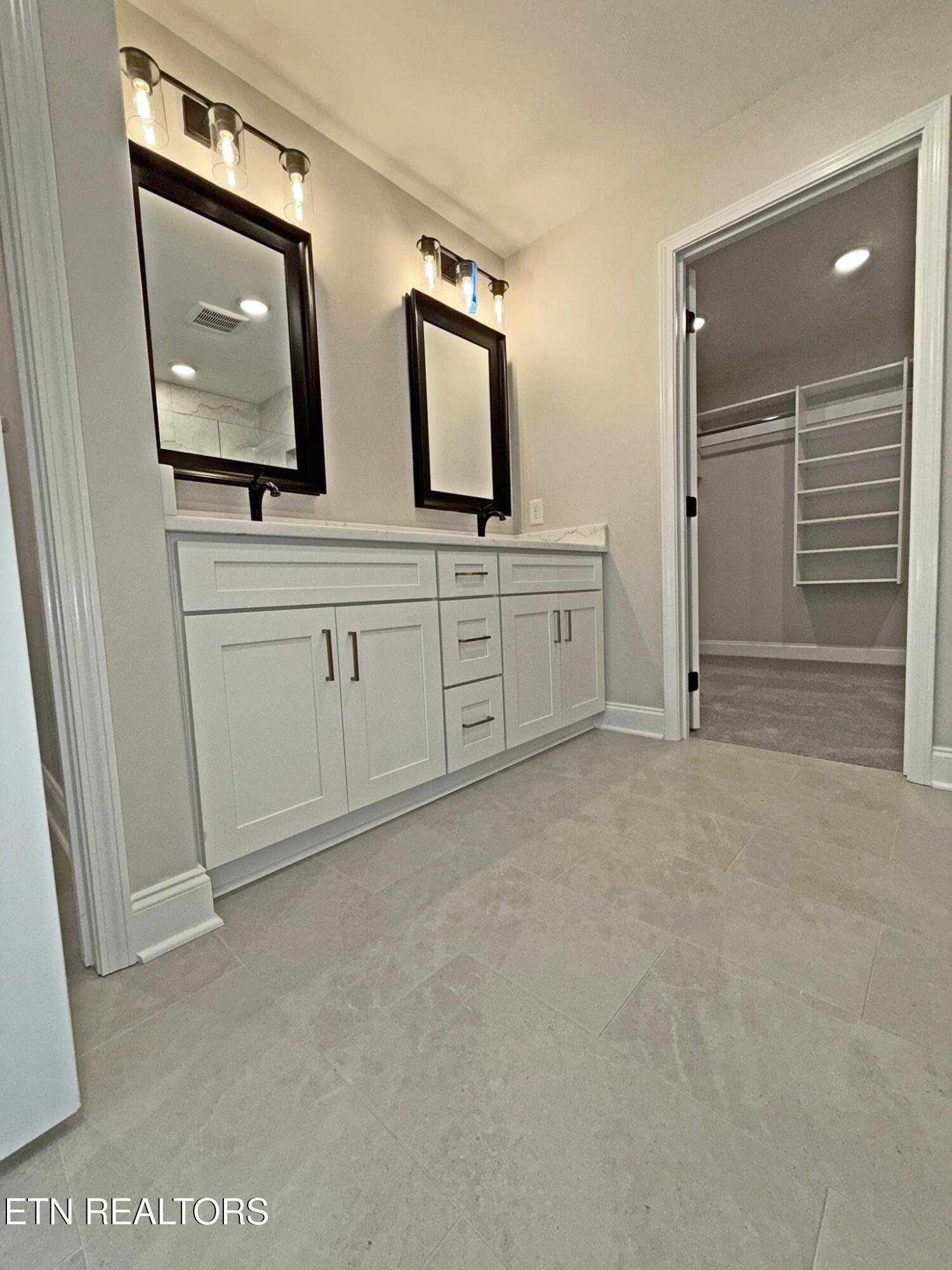 124 Chelsea Lane, LaFollette