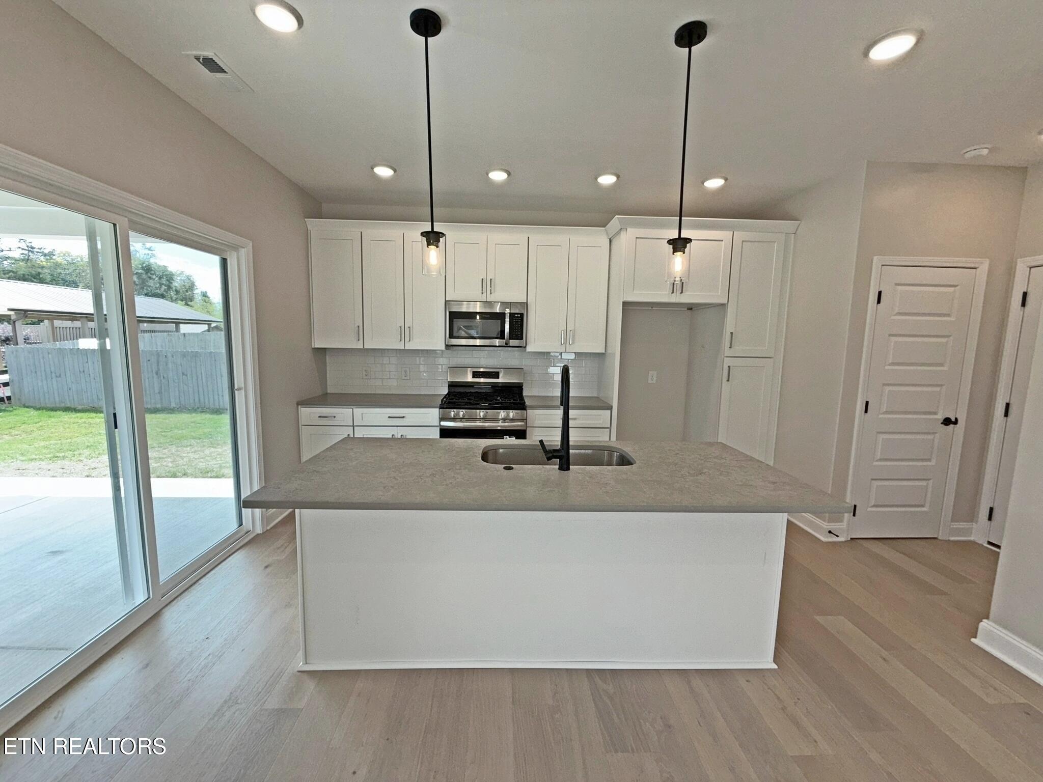 124 Chelsea Lane, LaFollette