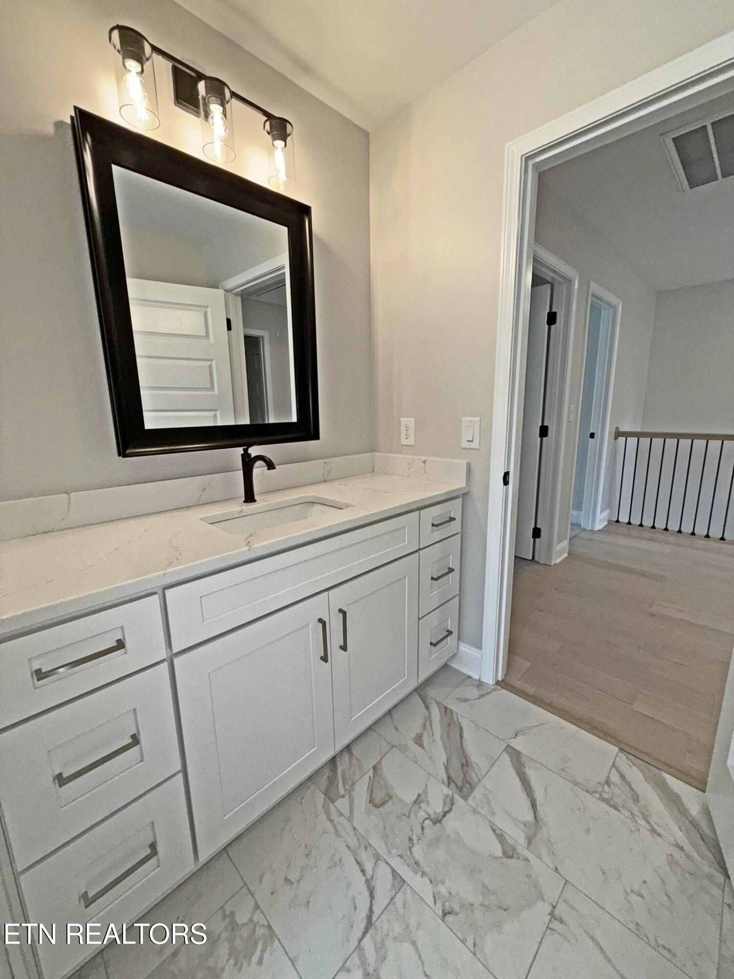 124 Chelsea Lane, LaFollette