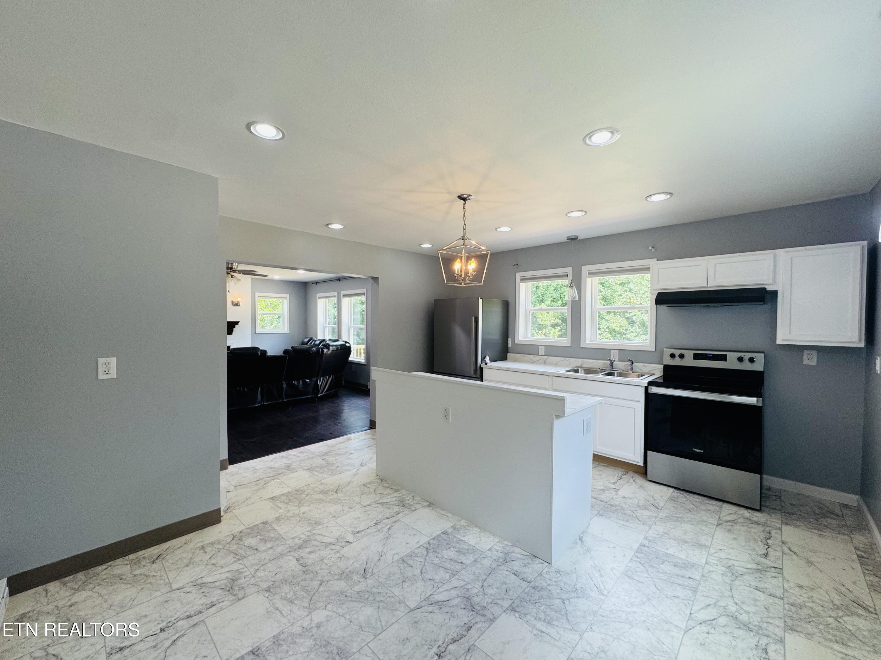 229 Ridge Top Circle