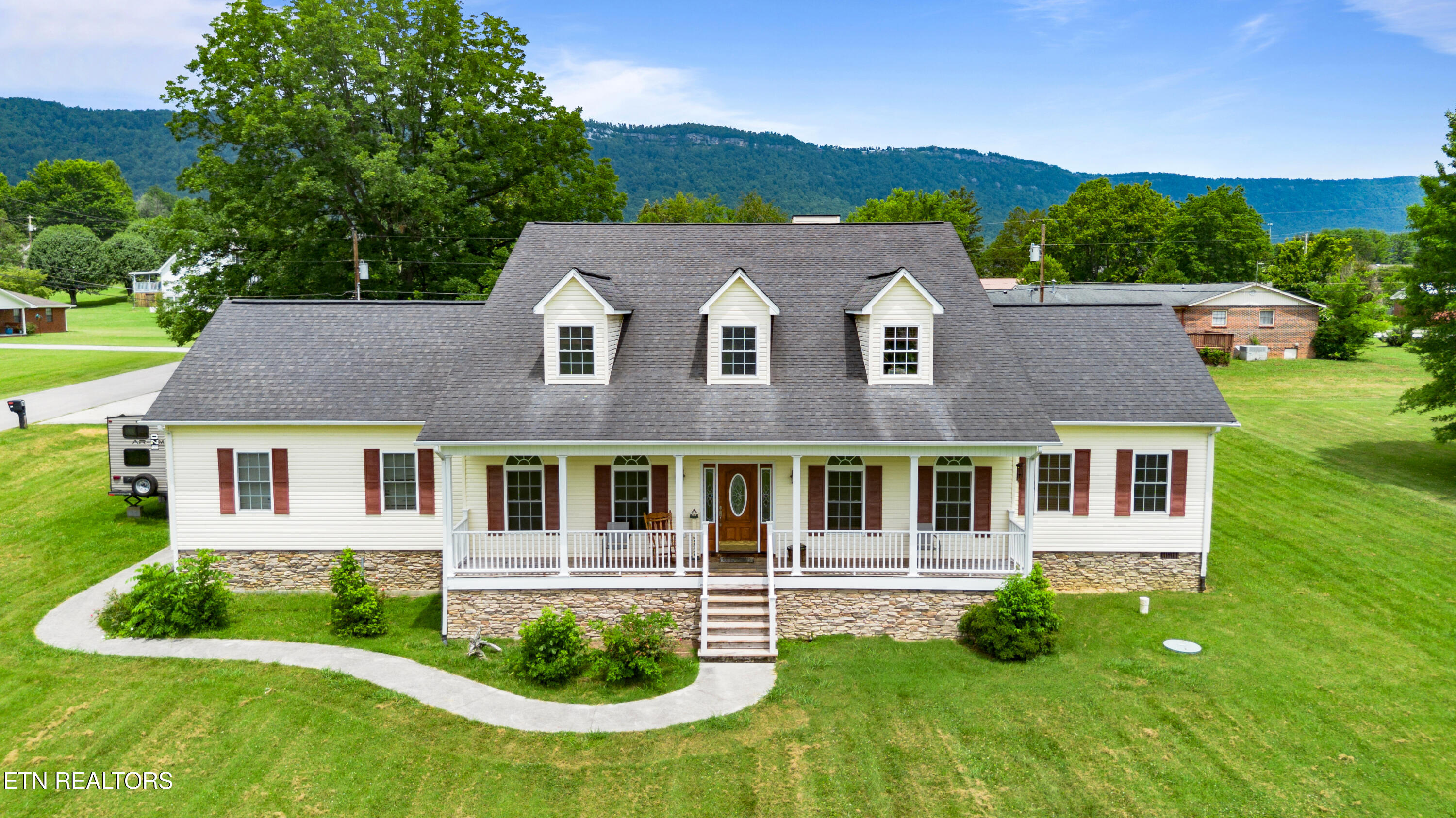 201 Locust Drive, LaFollette