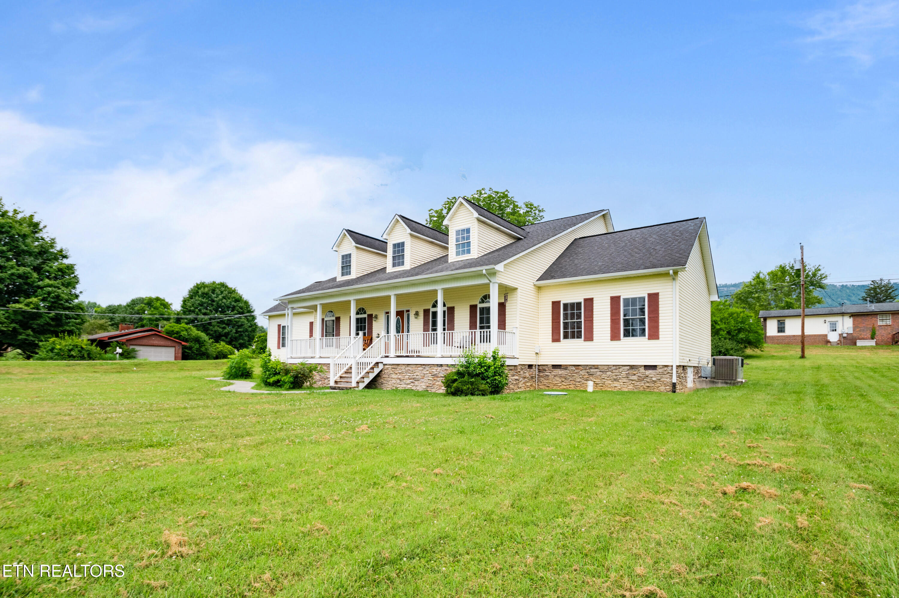 201 Locust Drive, LaFollette