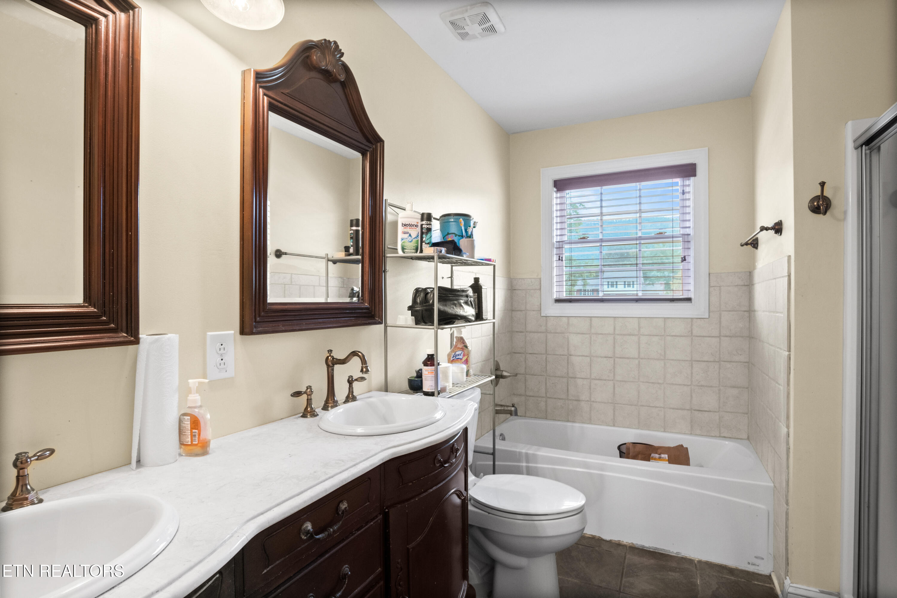 201 Locust Drive, LaFollette