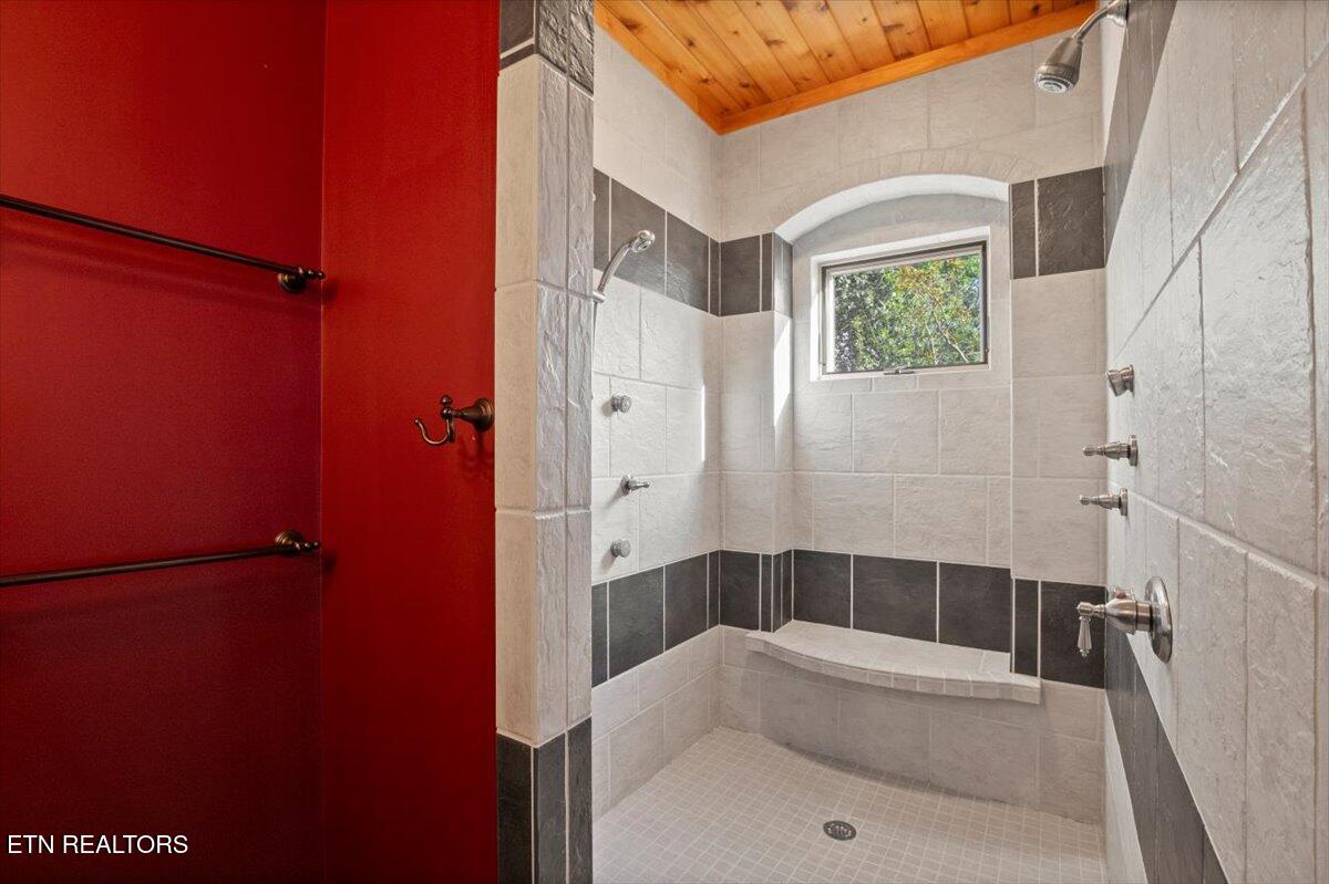 311 Deerwood Lane, LaFollette