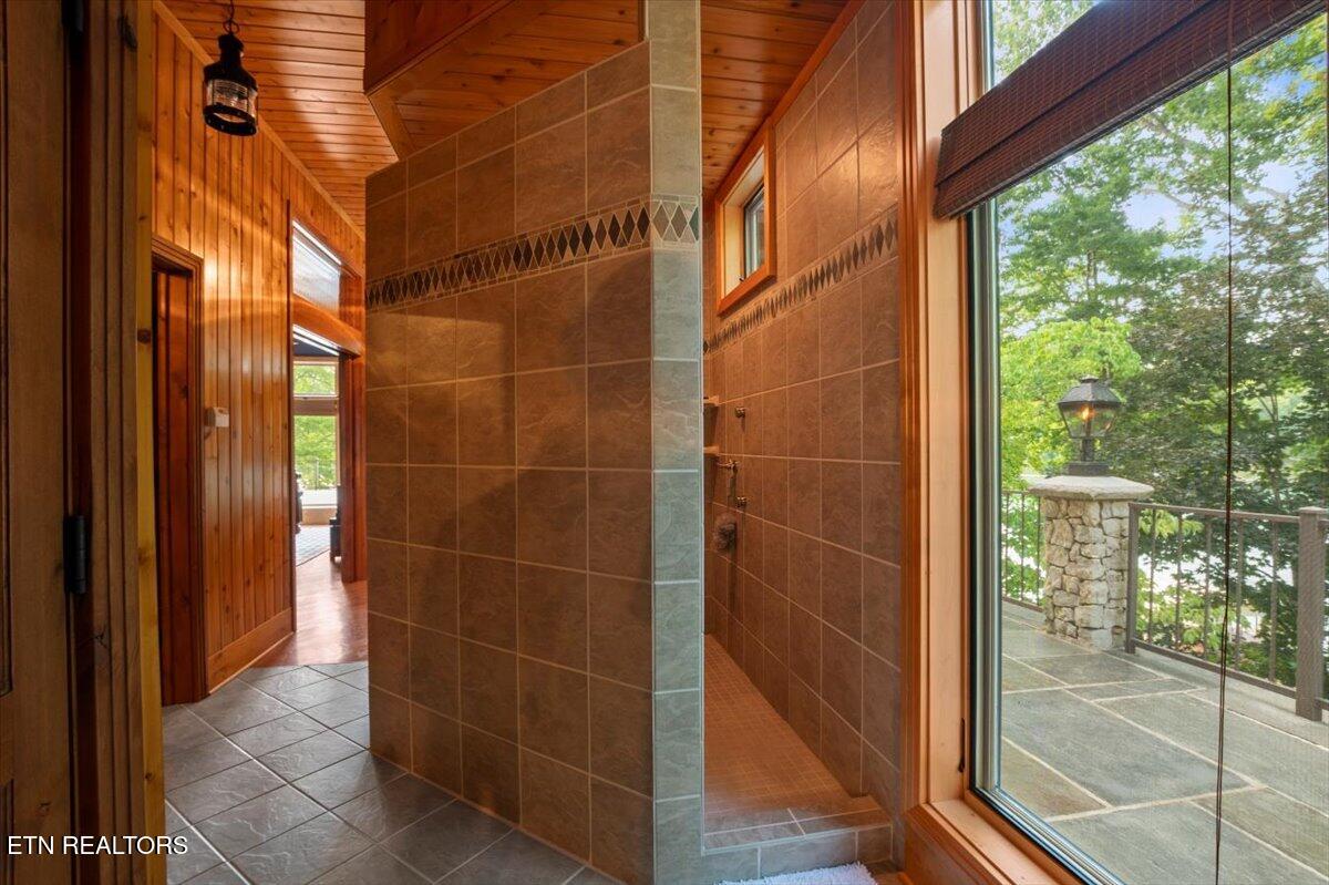 311 Deerwood Lane, LaFollette