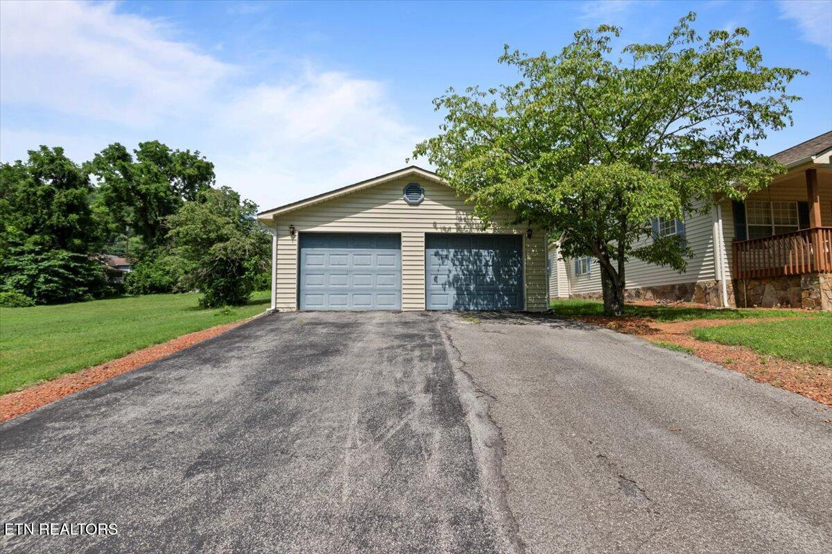232 Lake Lane Lane