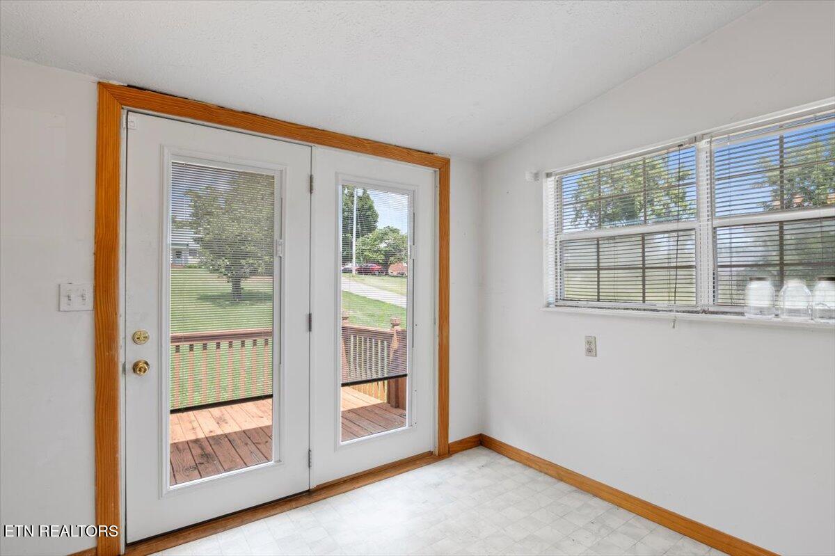 232 Lake Lane Lane