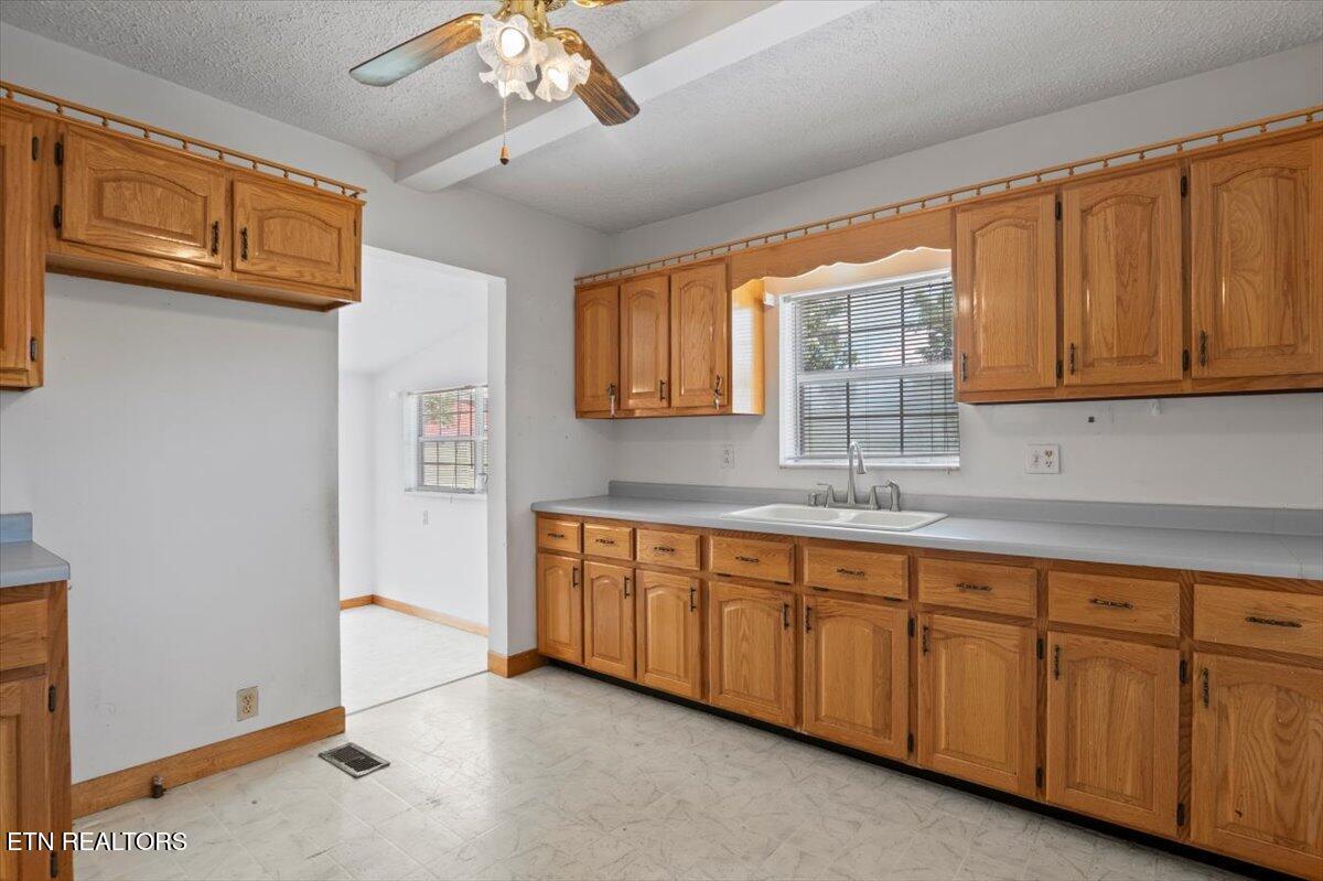 232 Lake Lane Lane