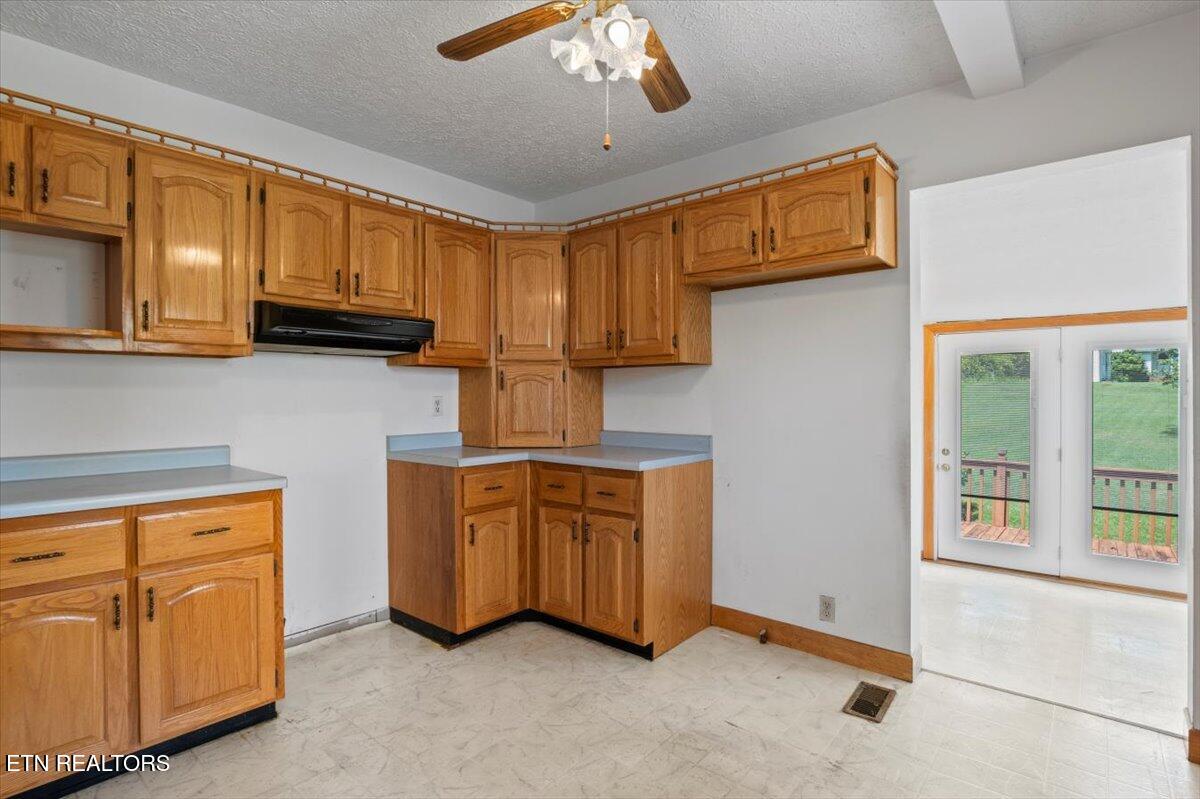 232 Lake Lane Lane