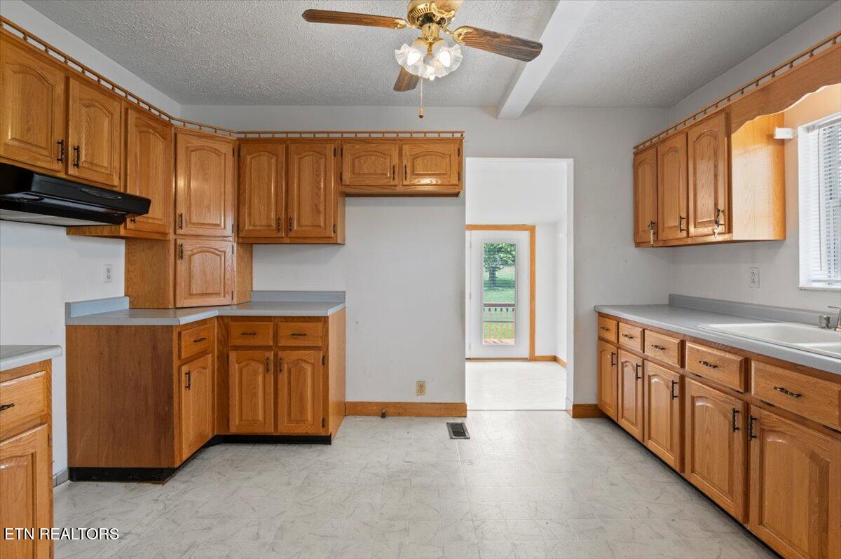 232 Lake Lane Lane